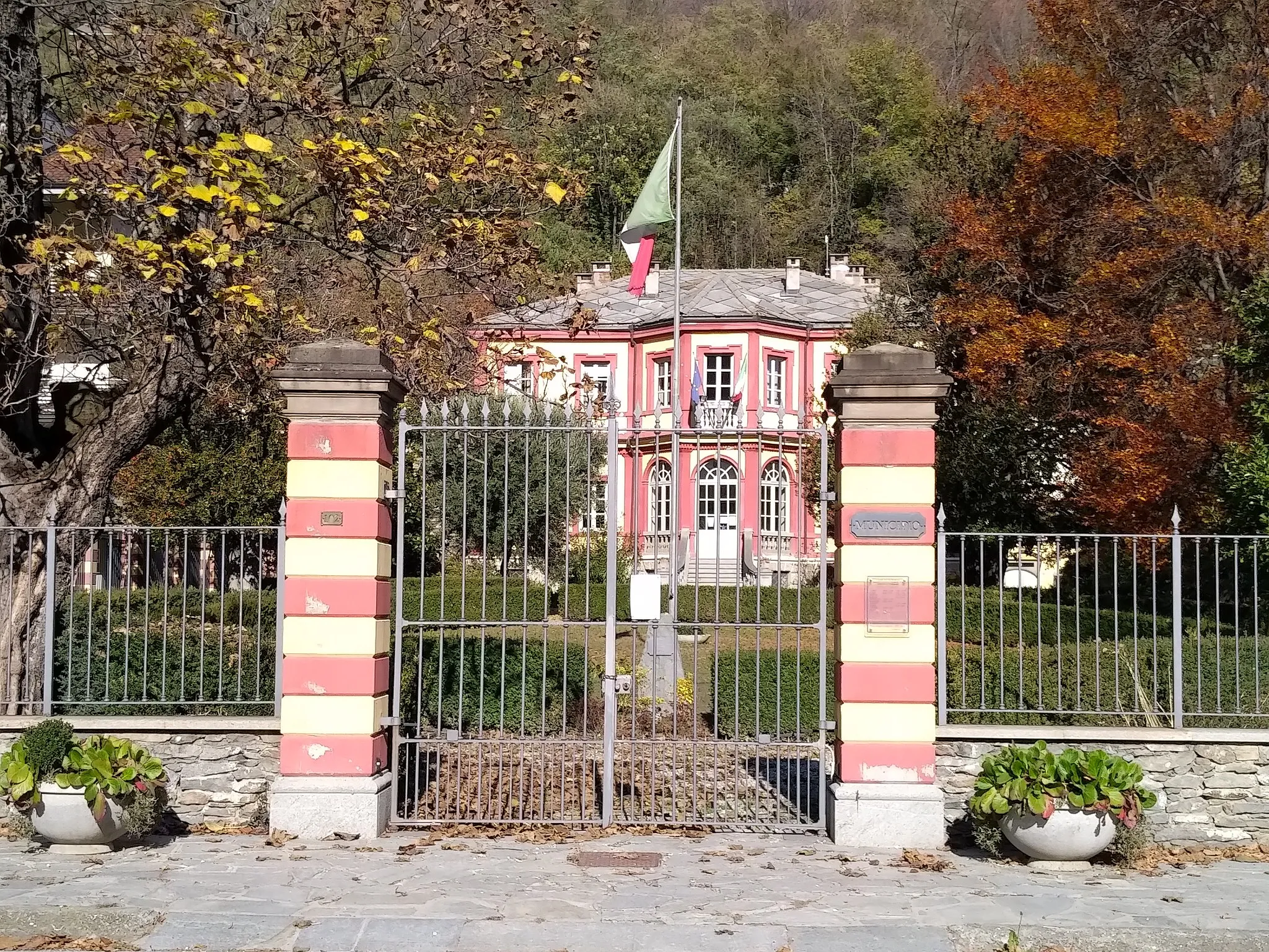 Photo showing: Porte, il municipio