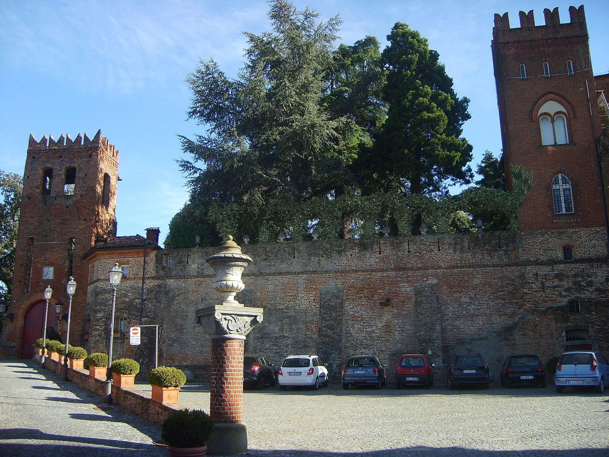 Photo showing: ingresso al castello di Moriondo