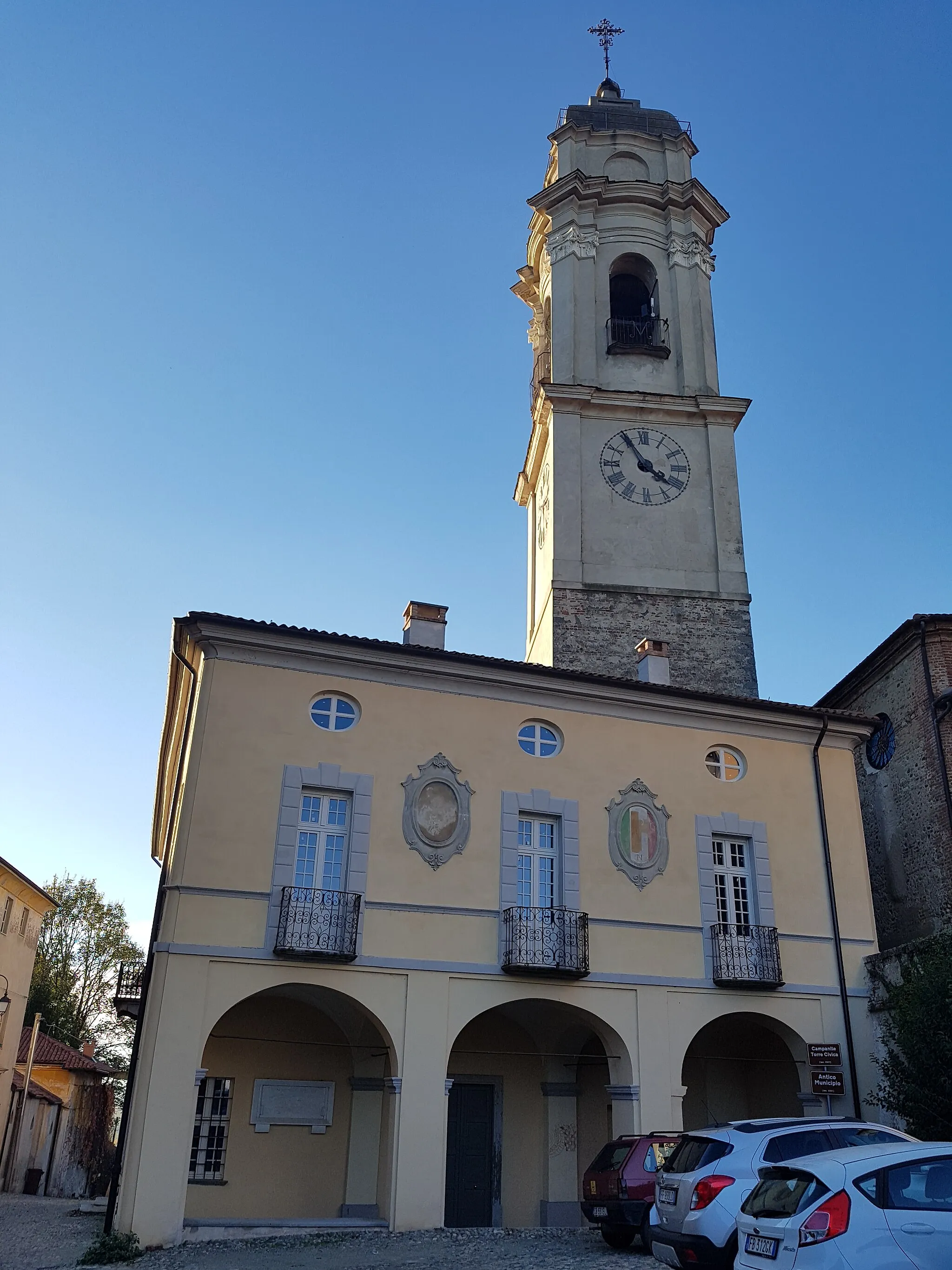 Photo showing: Ancient Town hall and Bell Tower, Mazzè, Northern Italy