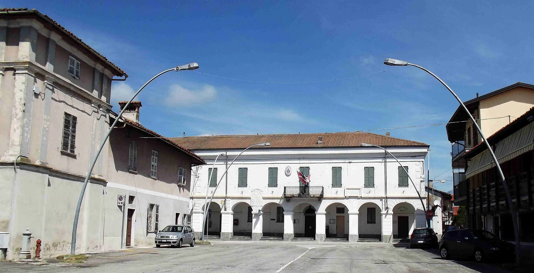 Photo showing: Lusigliè (TO, Italy): don Ailone square