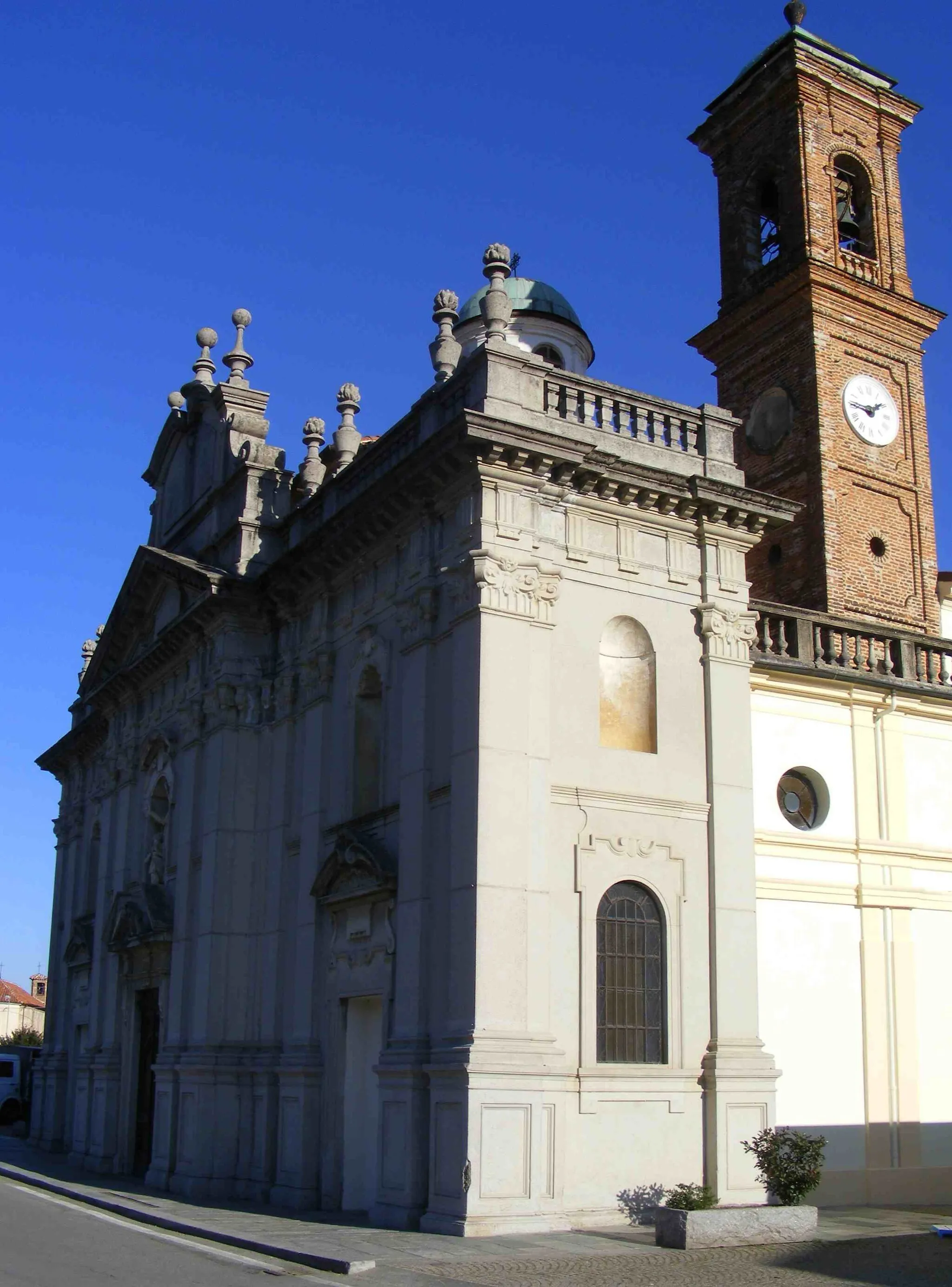 Photo showing: Pertusio: Saint Firmino church, in Canavese, Piedmont, Italy