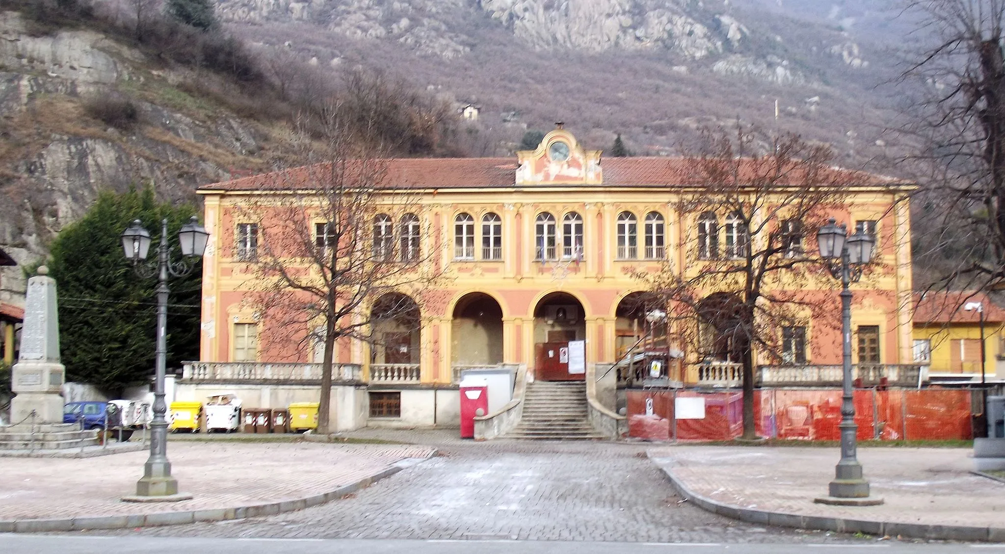 Photo showing: Borgone di Susa (TO, Italy): town hall
