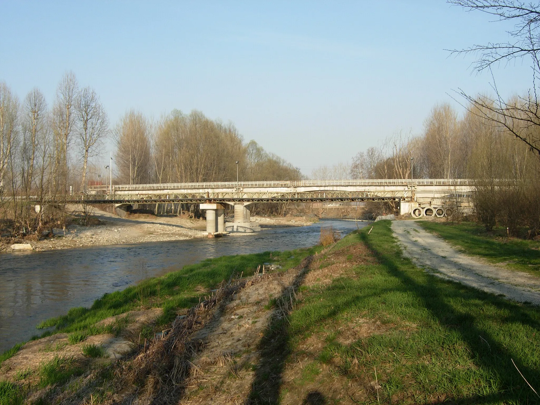 Photo showing: Cardè Bridge (March 2009)
