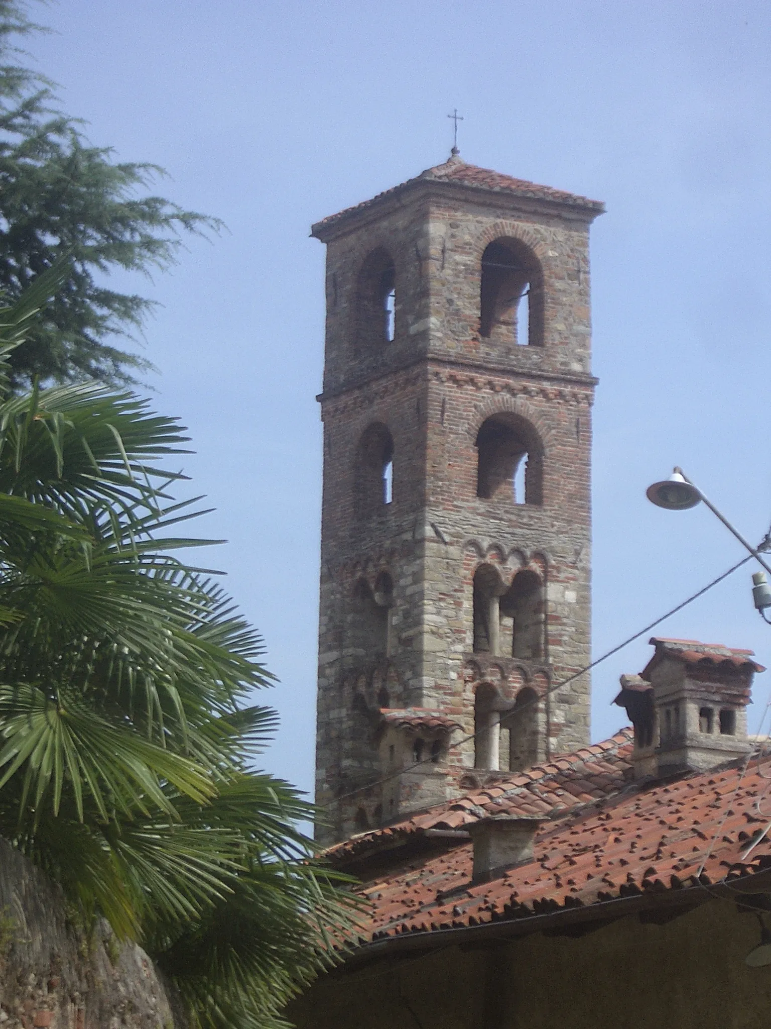 Photo showing: Valperga (TO), San Giorgio church, romanesque bell-tower