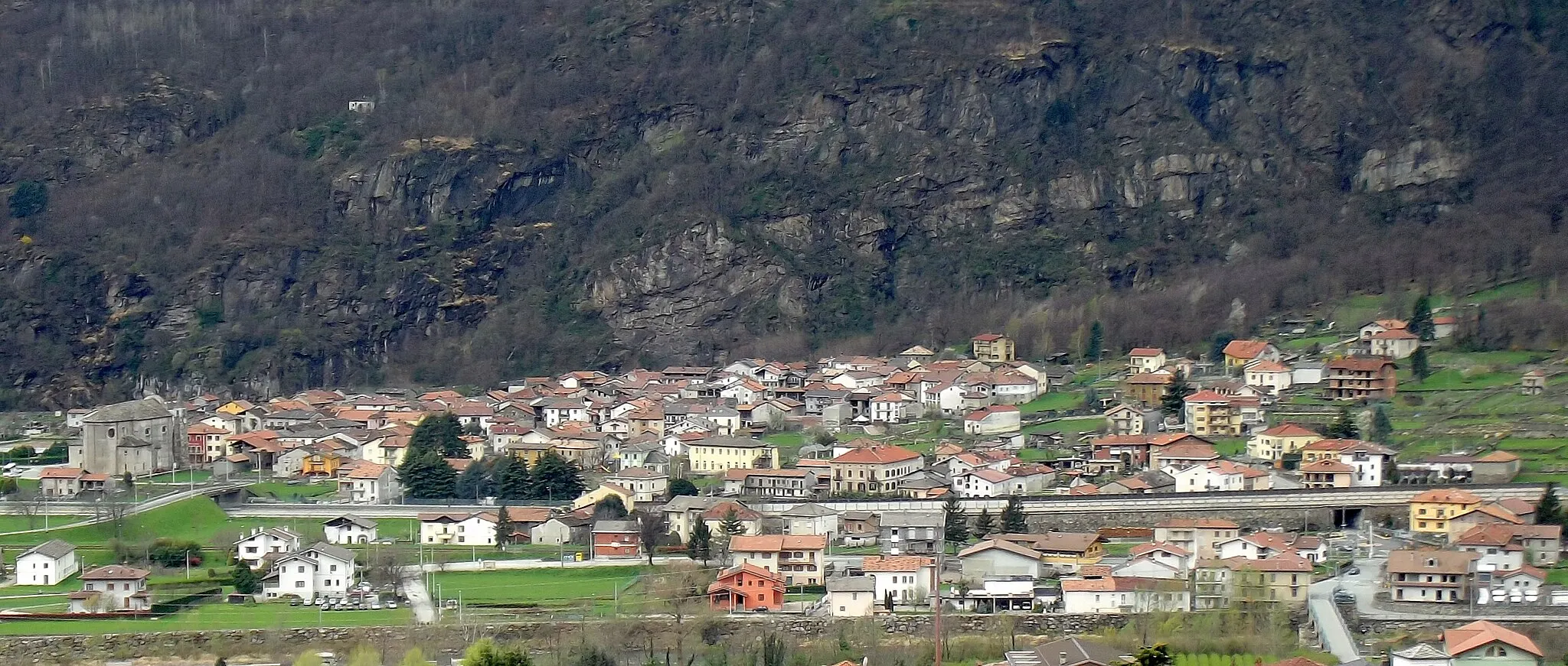 Photo showing: Tavagnasco (TO, Italy) from the pieve di San Lorenzo