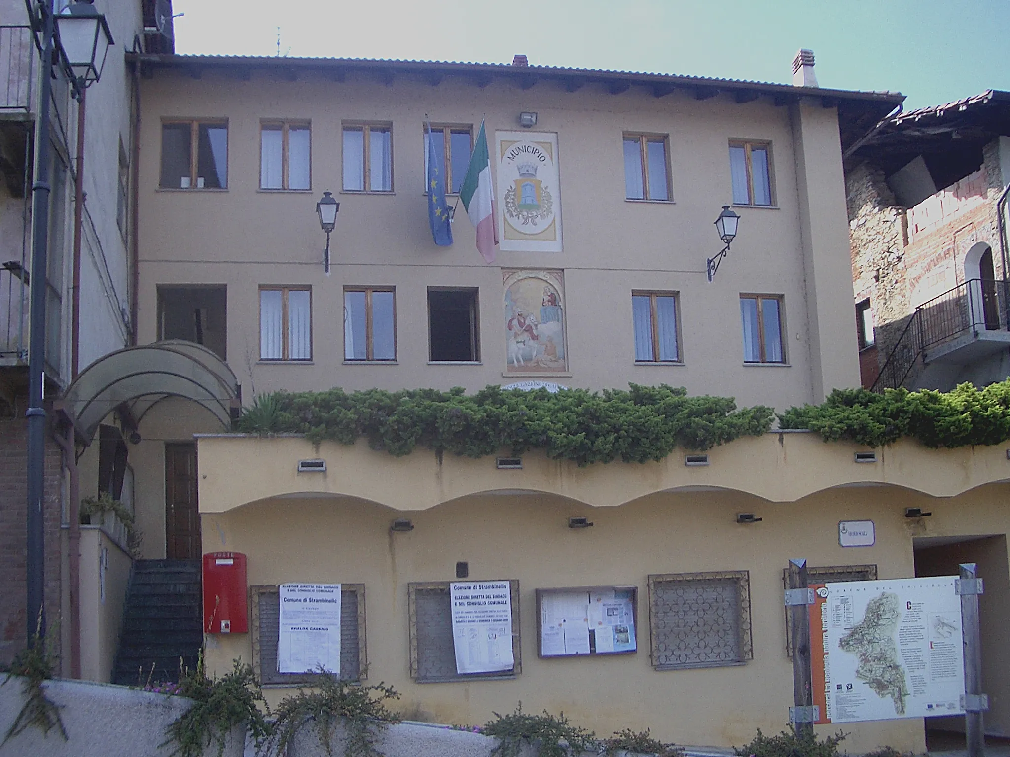 Photo showing: Strambinello, the Town Hall