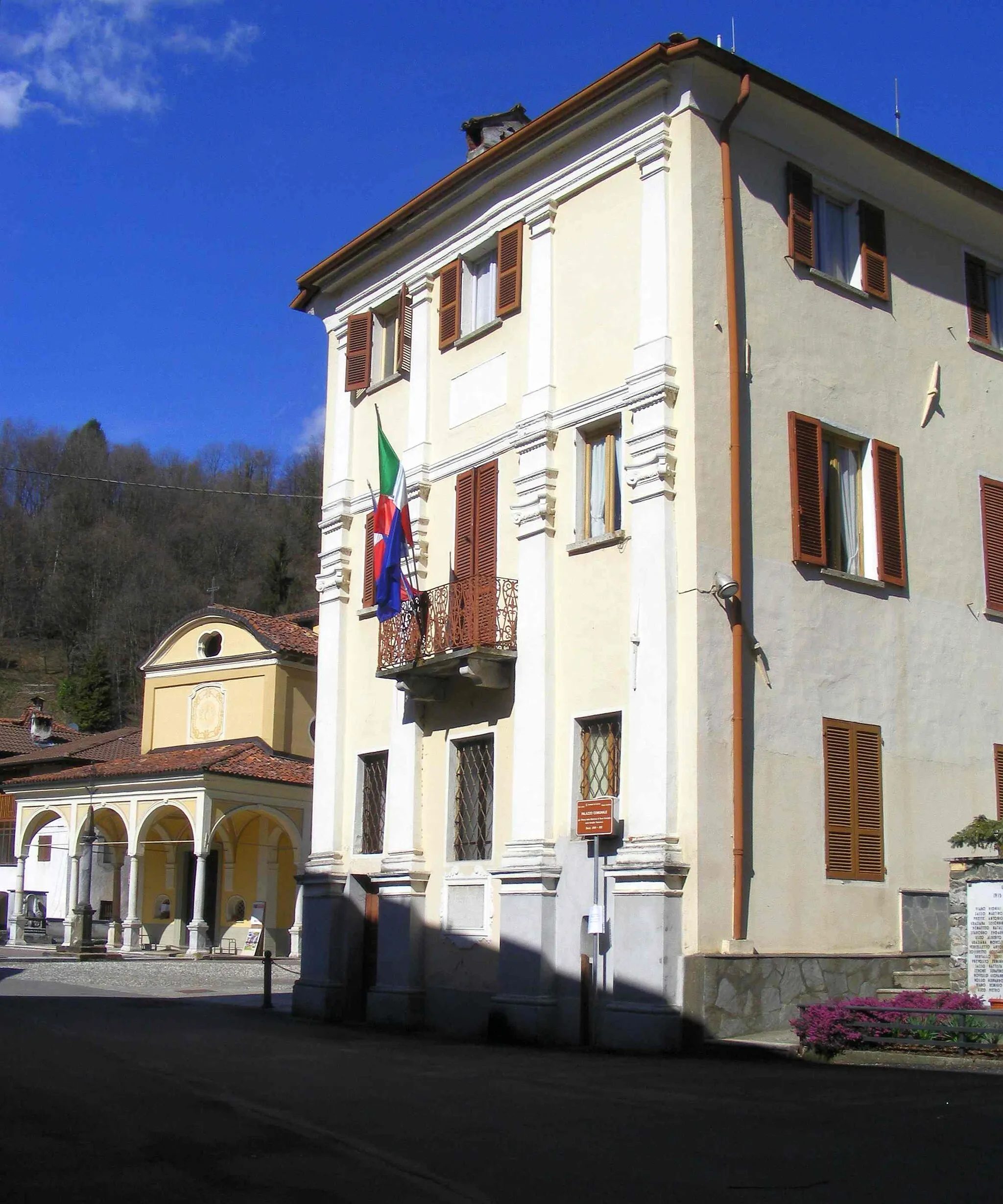 Photo showing: Postua (VC, Italy): town hall