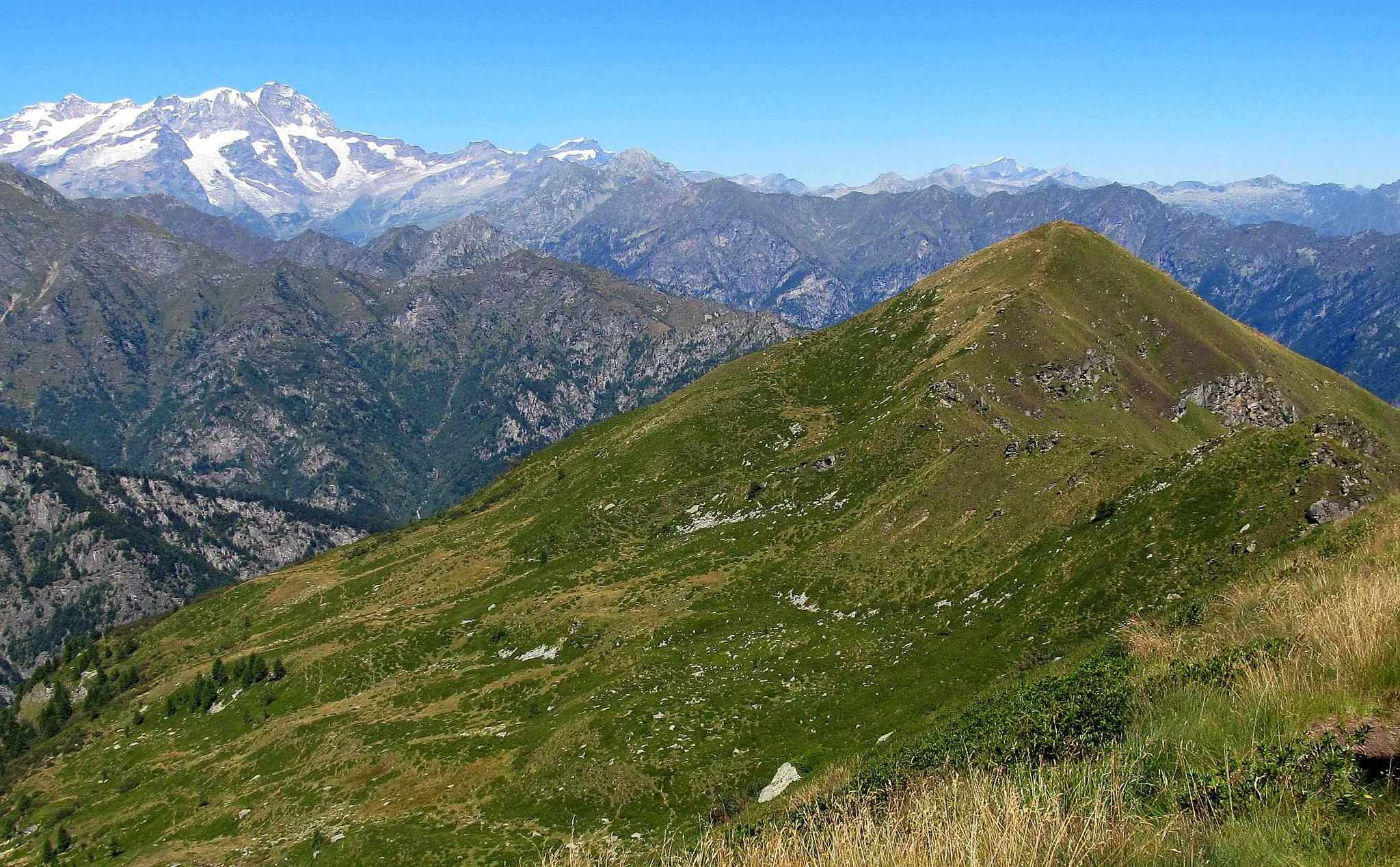 Photo showing: Mount Bo di Valsesia (Alpi Biellesi, Italy) seen from Testone delle Tre Alpi; on its left in the background the Monte Rosa