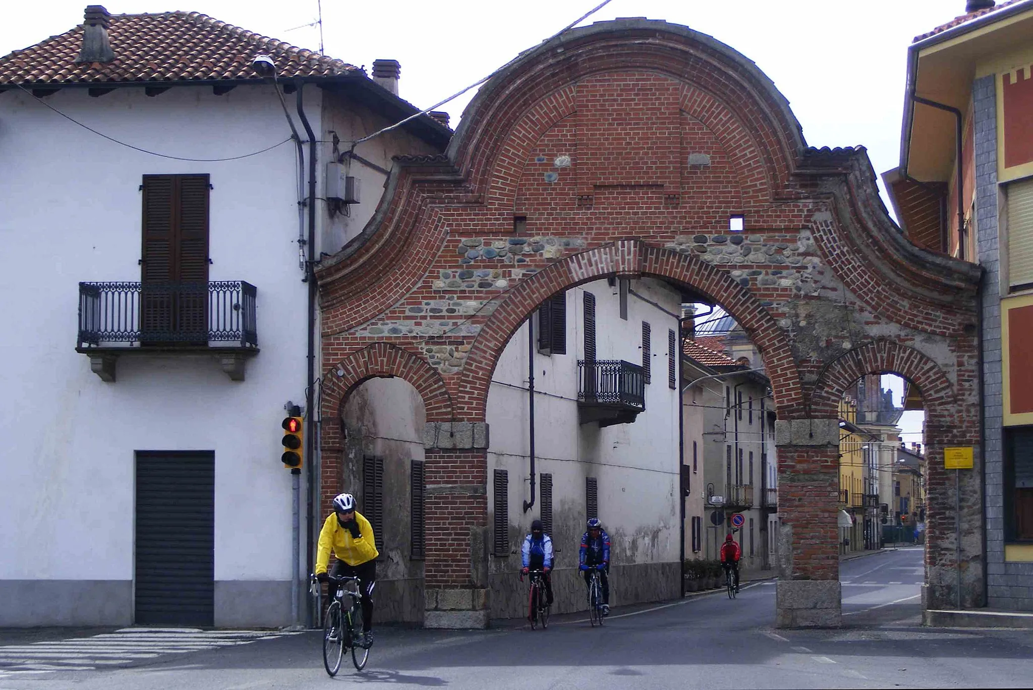 Photo showing: Borgo d'Ale (VC, Italy): entrance arch