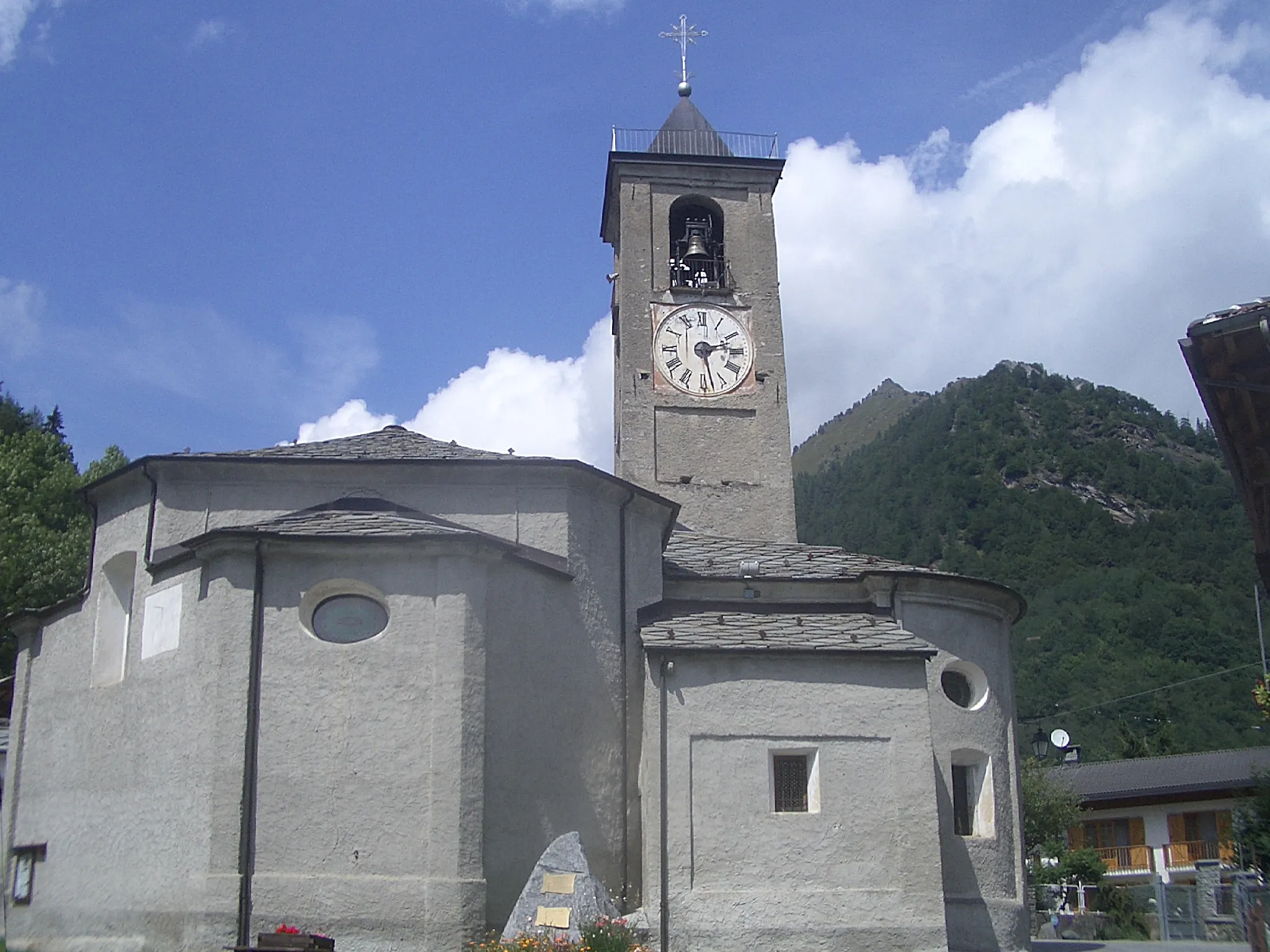 Photo showing: Valprato Soana, the parish church