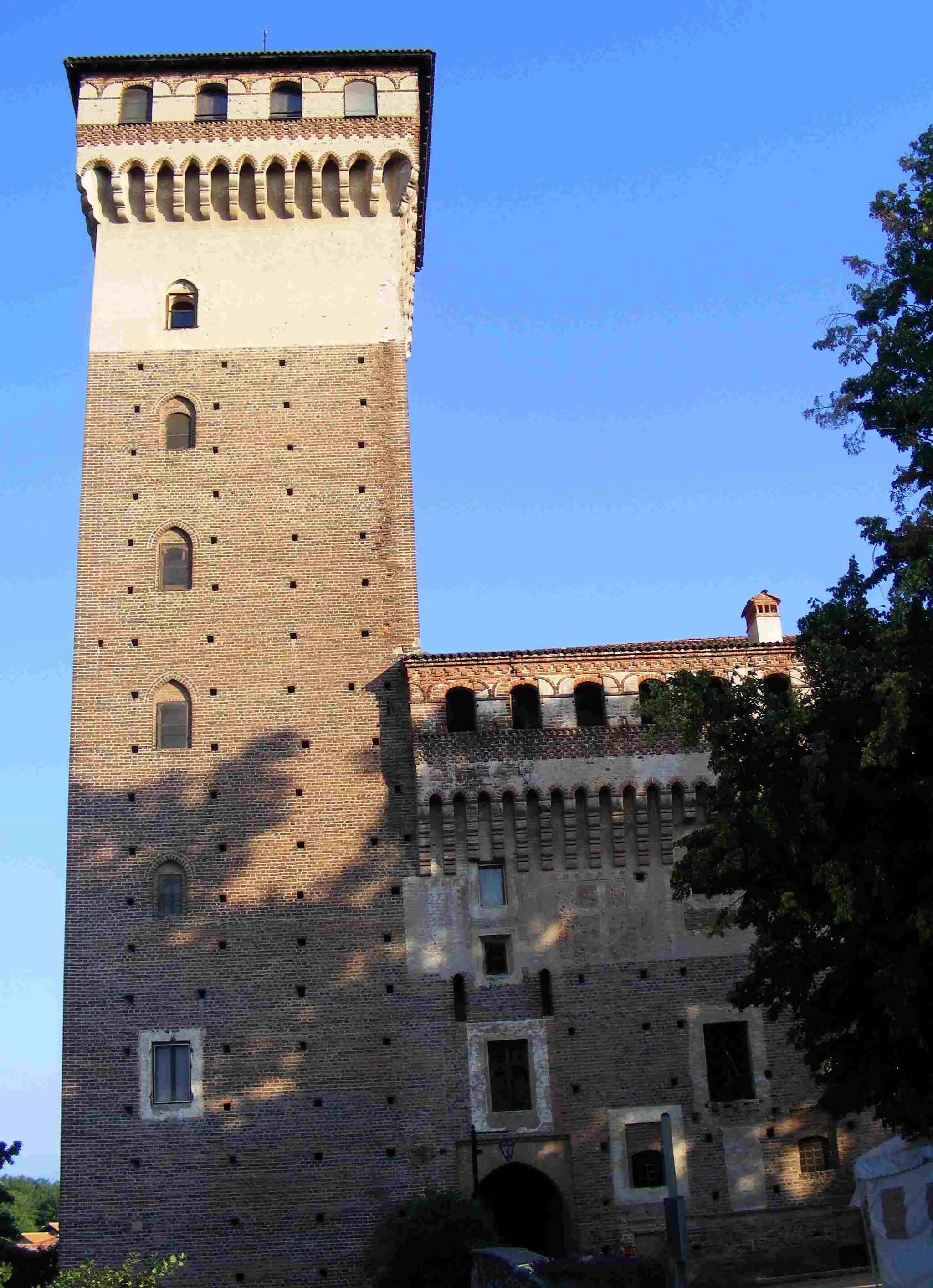 Photo showing: Rovasenda middle ages castle (VC, Italy)