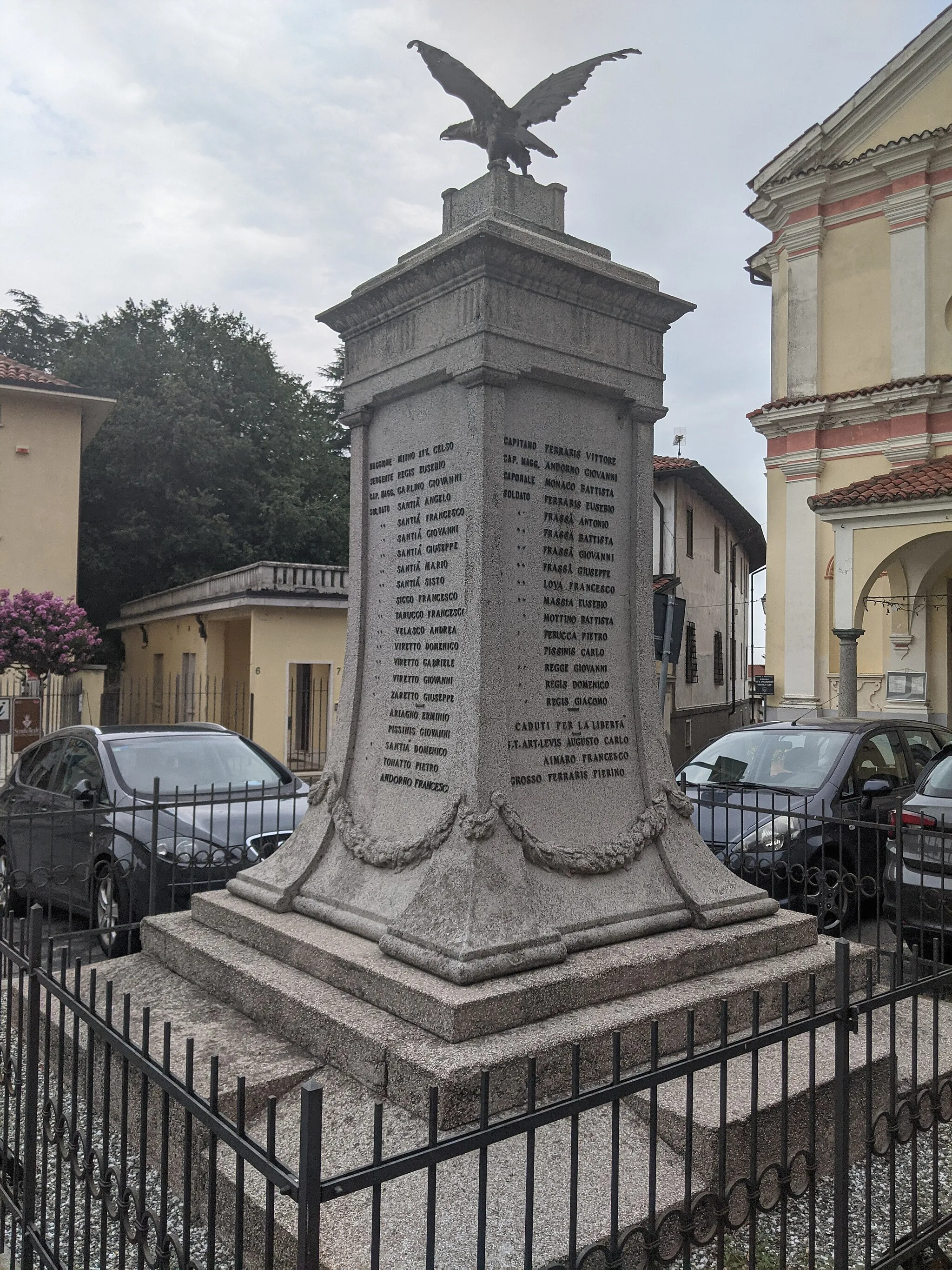 Photo showing: Memoriale ai caduti moncrivellesi