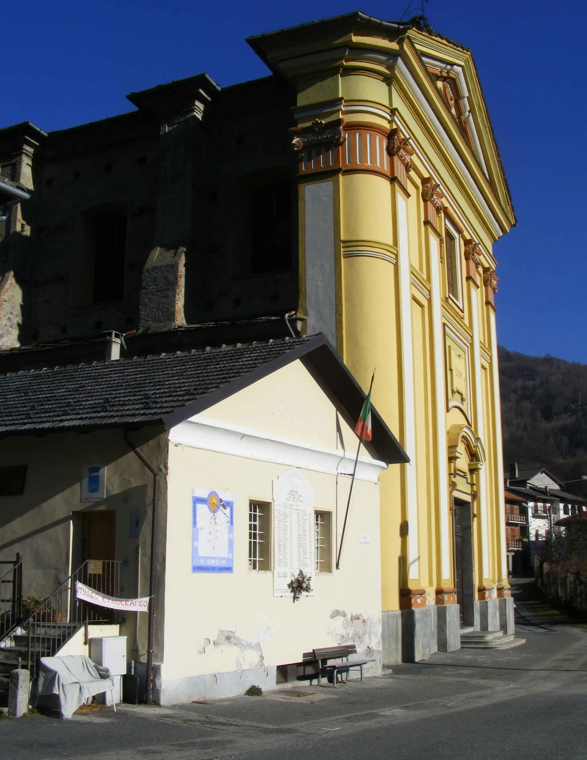 Photo showing: Mocchie (Condove, TO, Italy): Saint Saturnino's parish church