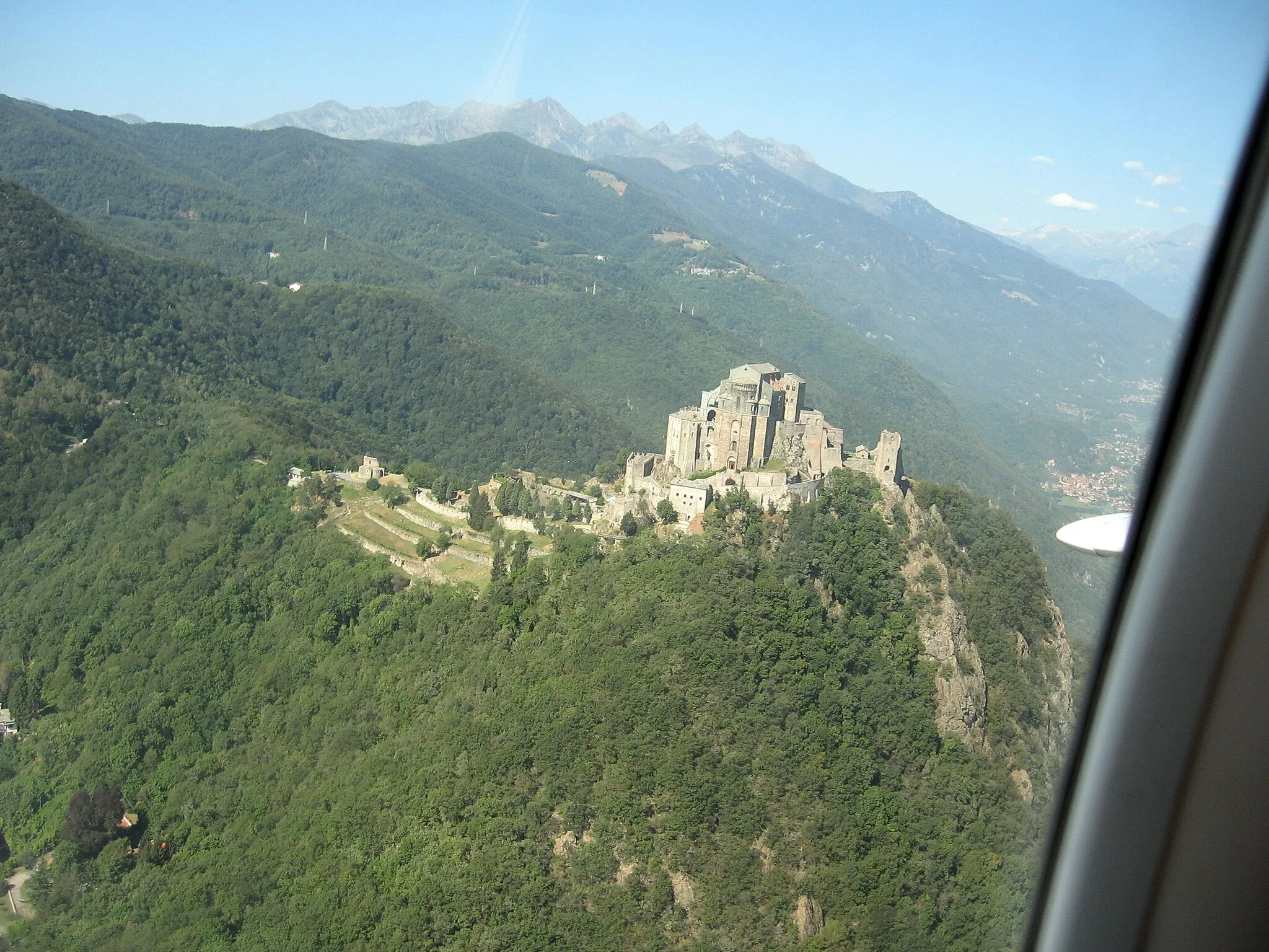 Photo showing: Aerial view of the Sacra di San Michele.