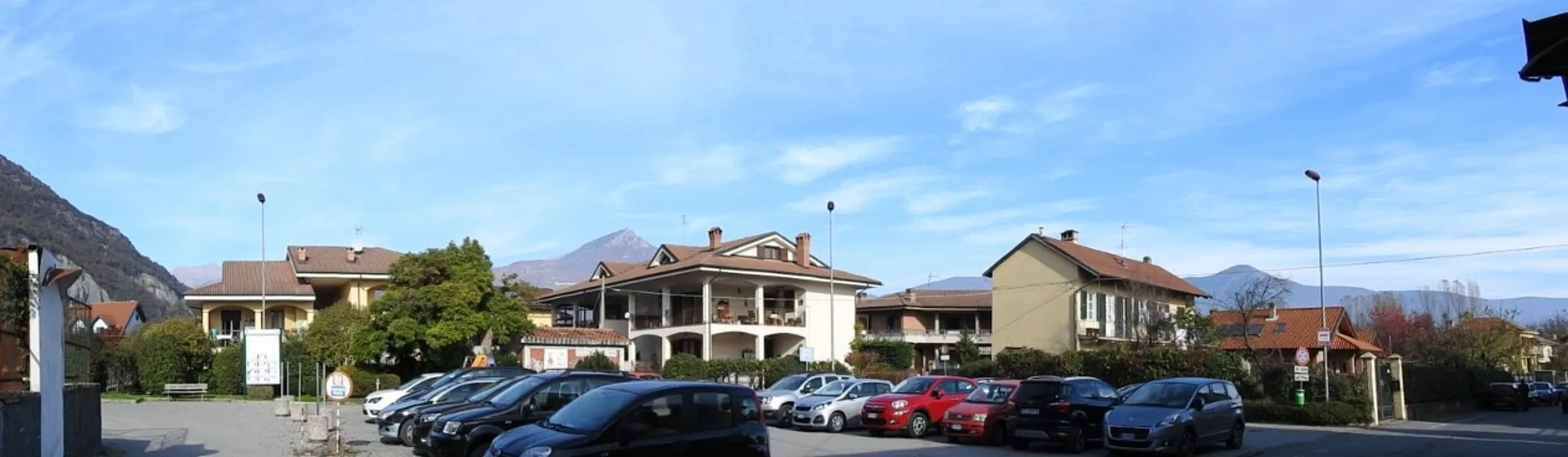 Photo showing: Panoramica dal parcheggio