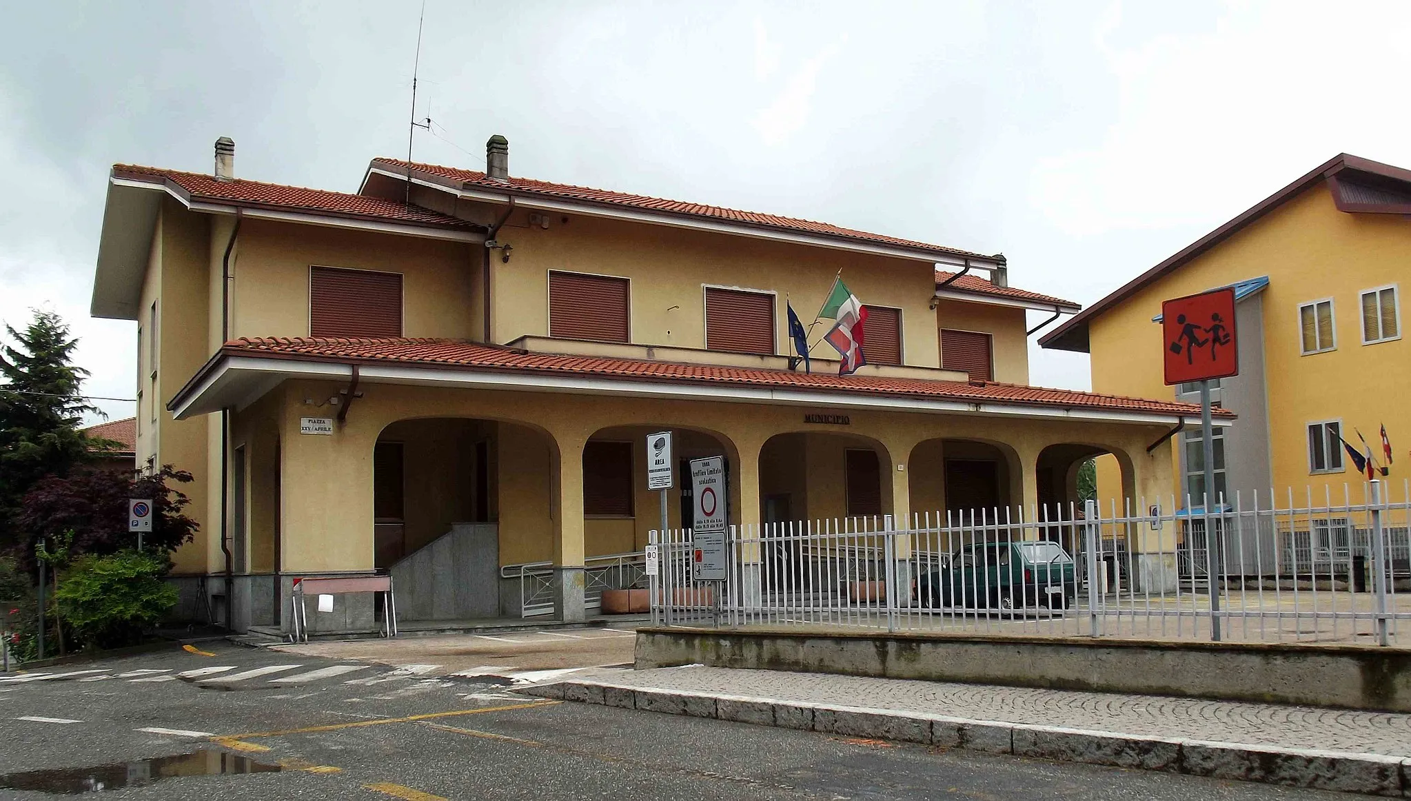 Photo showing: La Cassa (TO, Italy): town hall