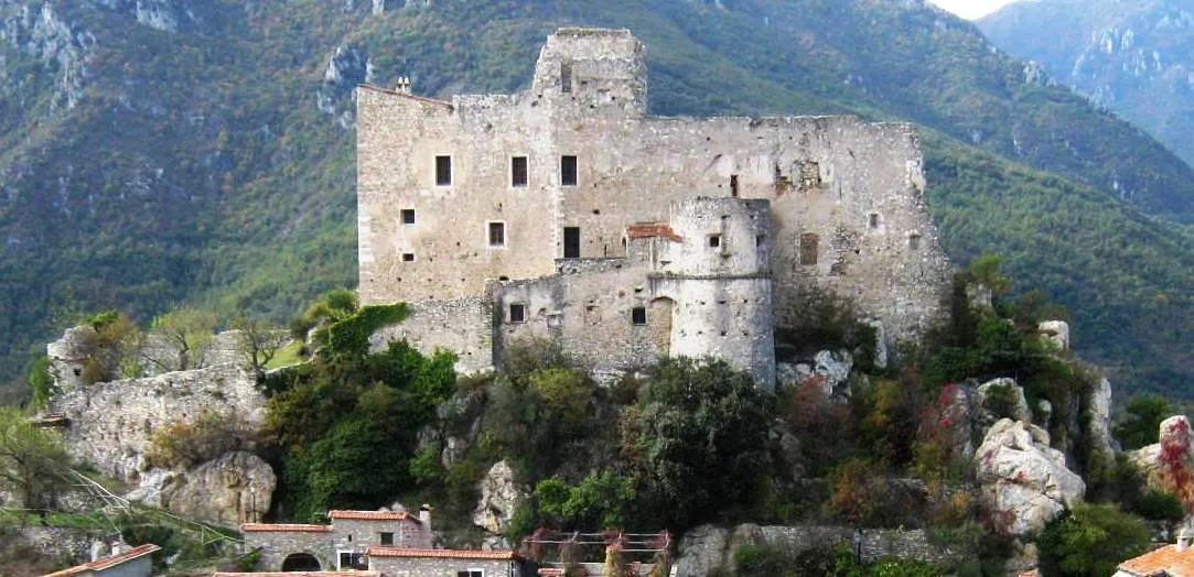 Photo showing: Castelvecchio di Rocca Barbena, Clavesana Kasteel