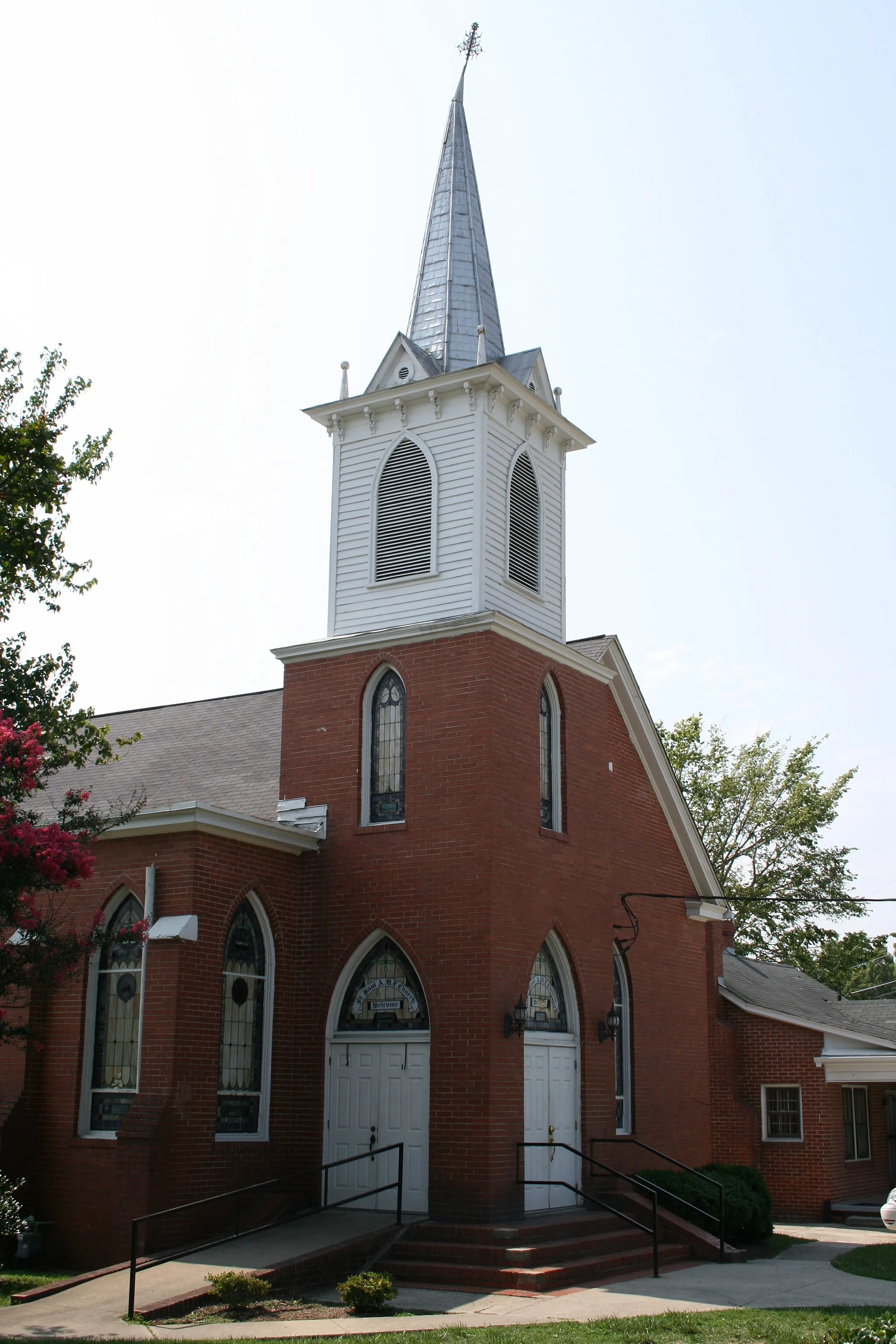 Photo showing: St Paul African Methodist Episcopal (AME) Church with a bent spire in Chapel Hill, North Carolina.