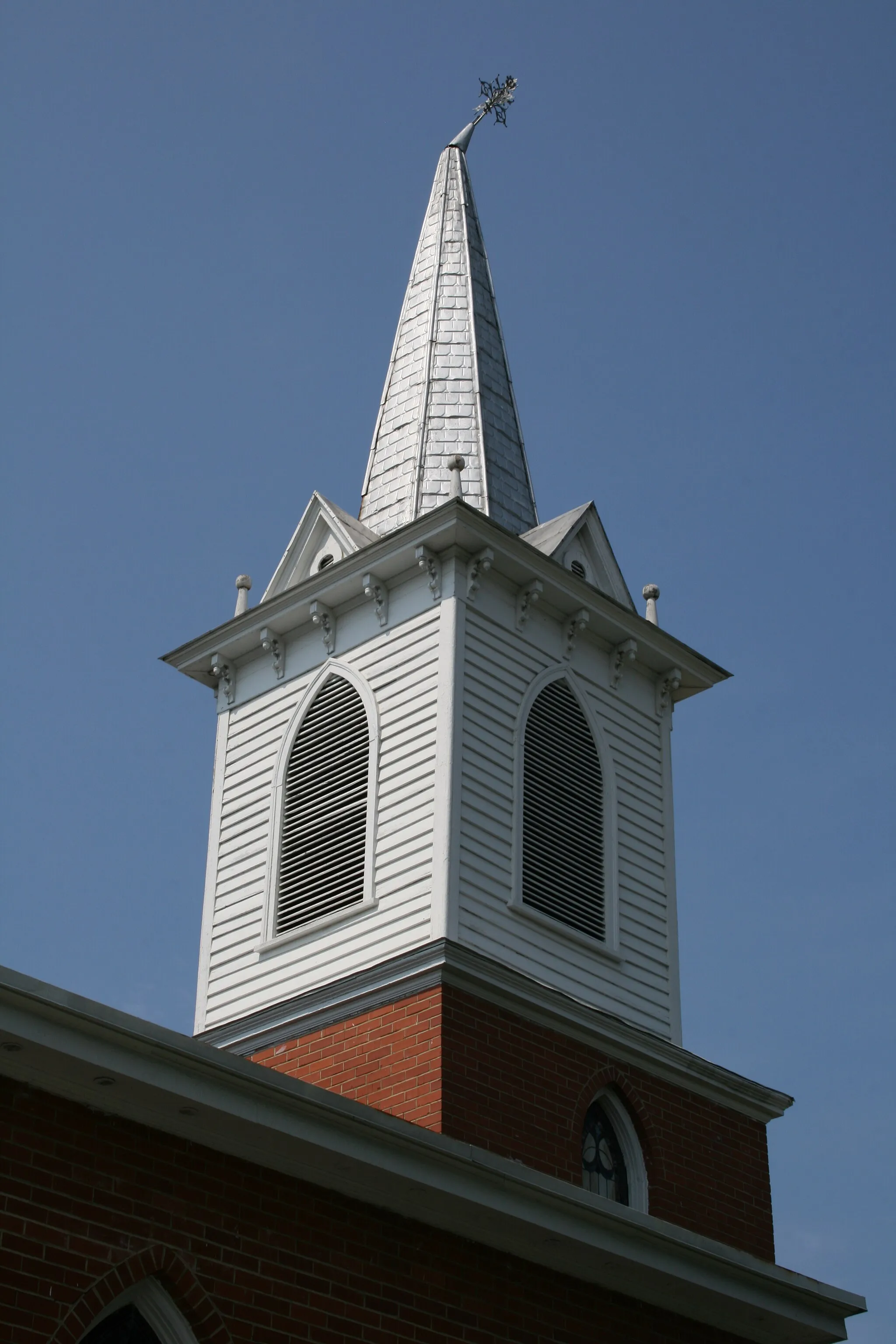 Photo showing: Steeple of St Paul African Methodist Episcopal (AME) Church with a bent spire in Chapel Hill, North Carolina.
