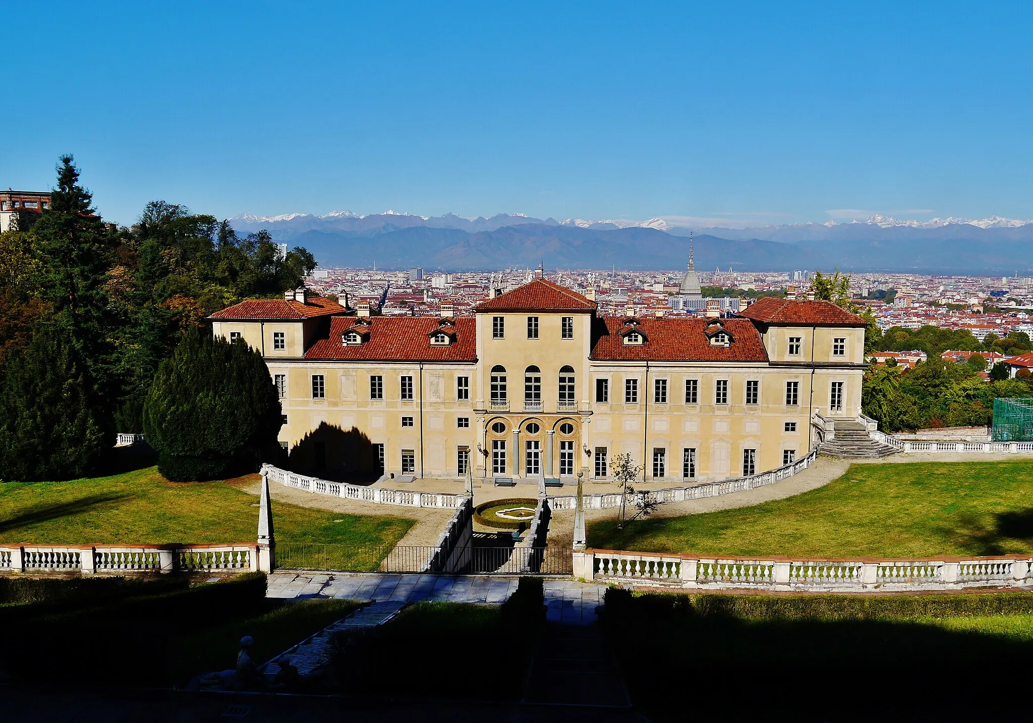 Photo showing: East Side of the Villa of the Queen, Turin, Province of Turin, Region of Piedmont, Italy
