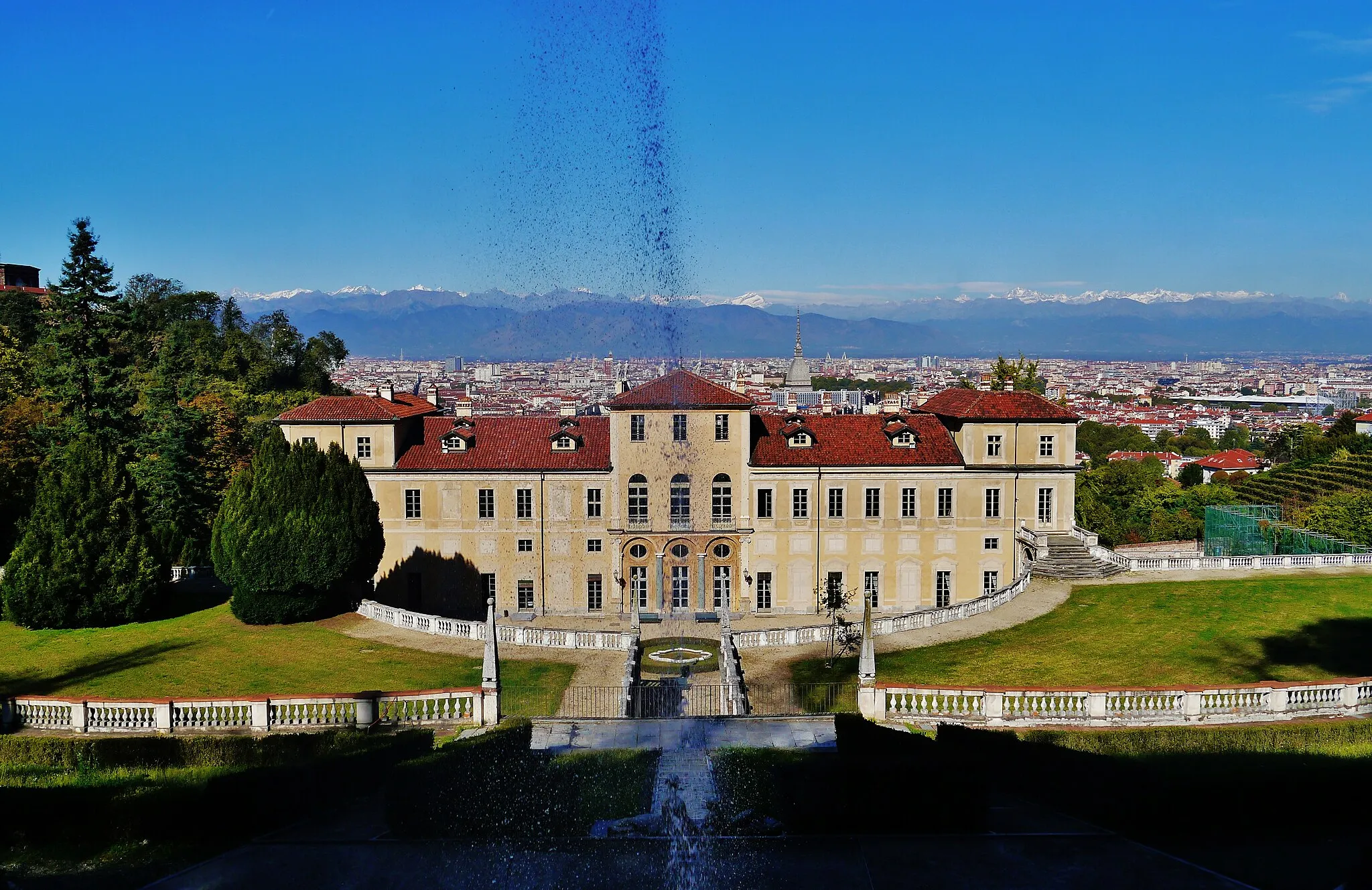 Photo showing: East Side of the Villa of the Queen, Turin, Province of Turin, Region of Piedmont, Italy
