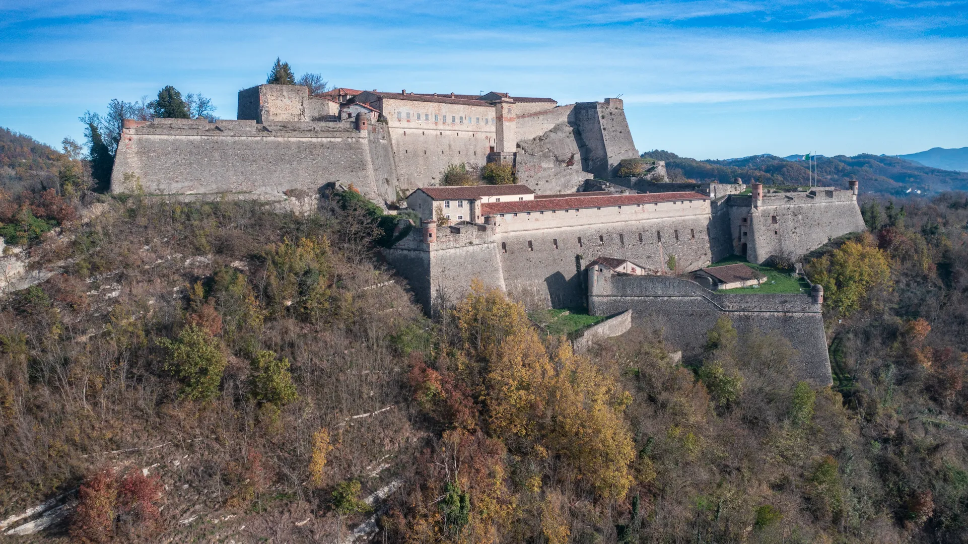 Photo showing: Fortezza costruita dalla Repubblica di Genova sul preesistente castello appartenuto ai Marchesi di Gavi.