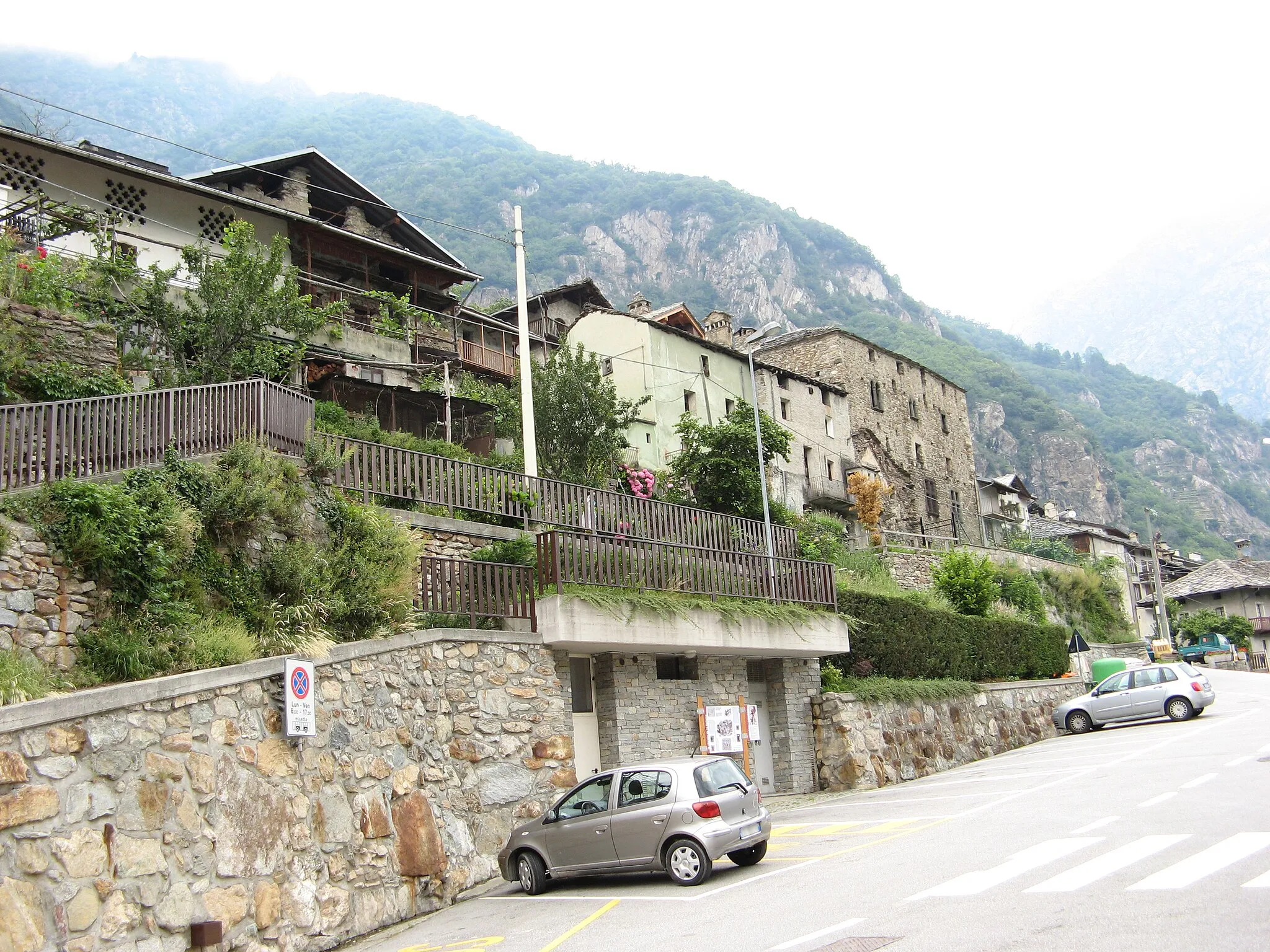 Photo showing: view of Perloz (Valle d'Aosta, Italy)