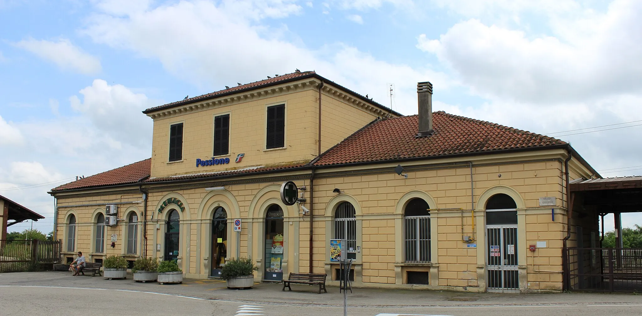 Photo showing: Pessione (Chieri) train station.