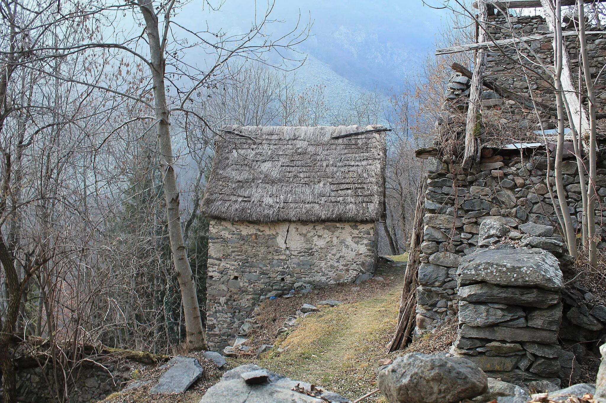 Photo showing: An old house with a rye straw roof, Valdieri (Italy)