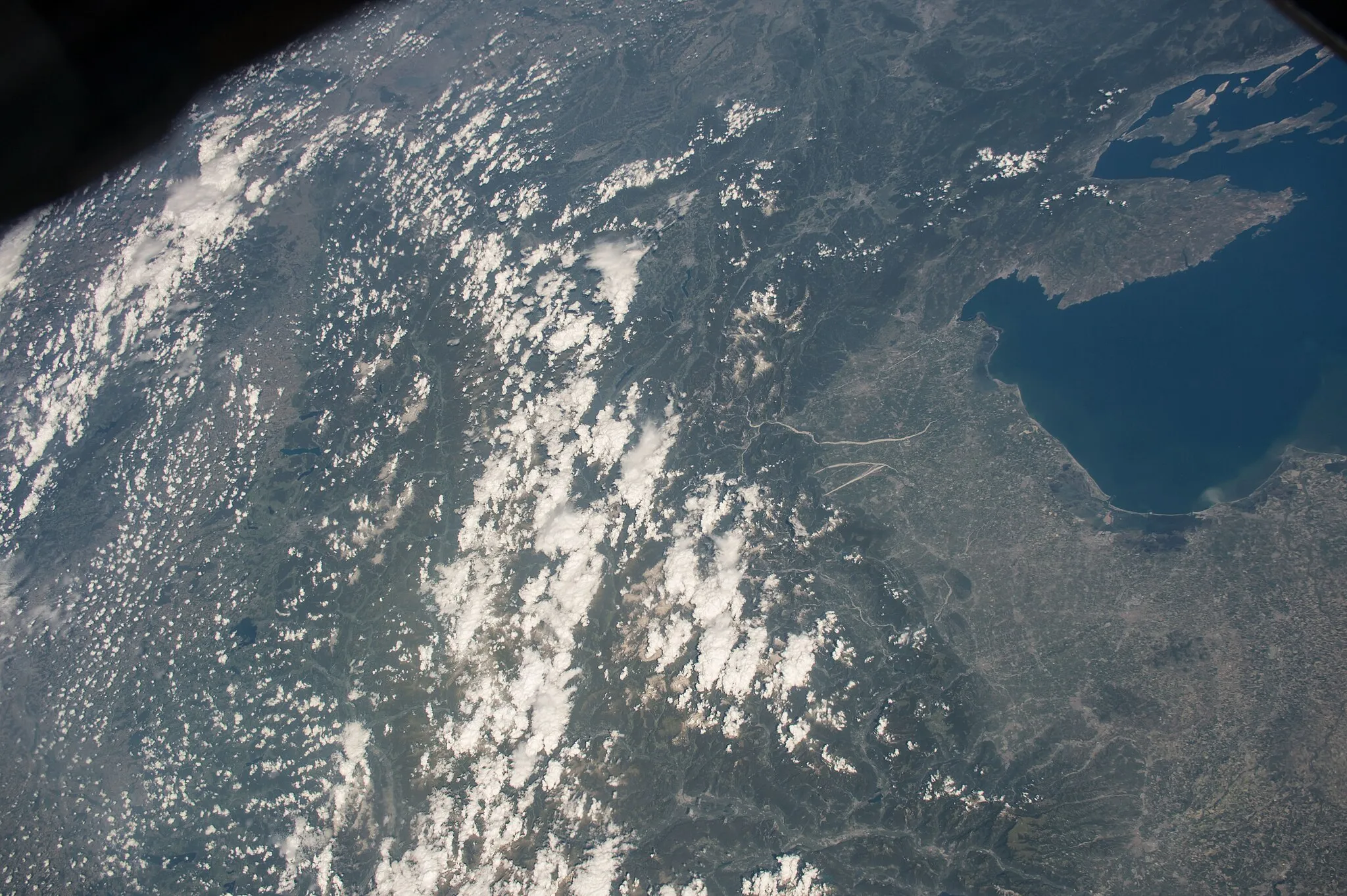Photo showing: View of Earth taken during ISS Expedition 48.