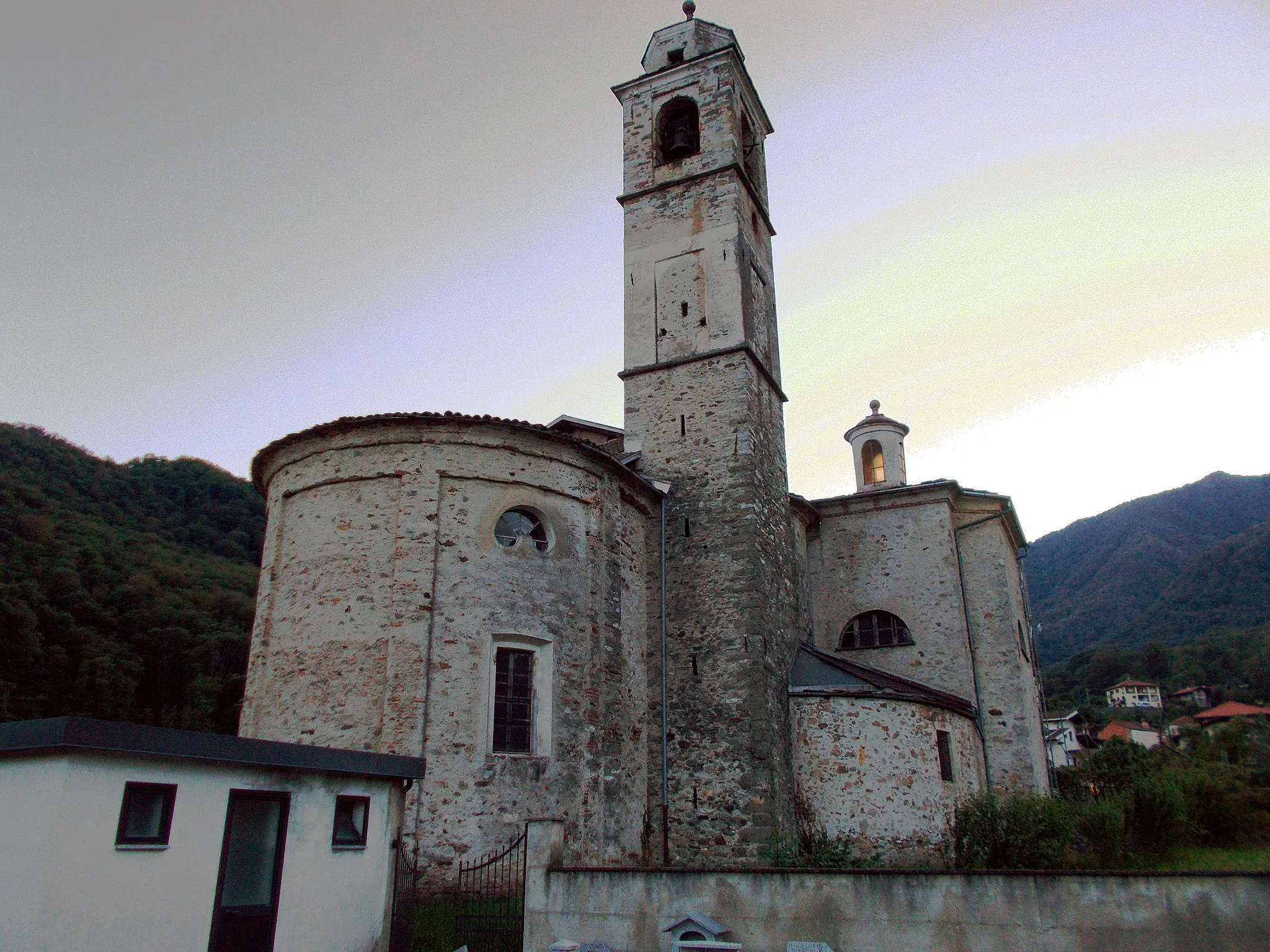 Photo showing: Photograph of the church in Locarno, Italy.