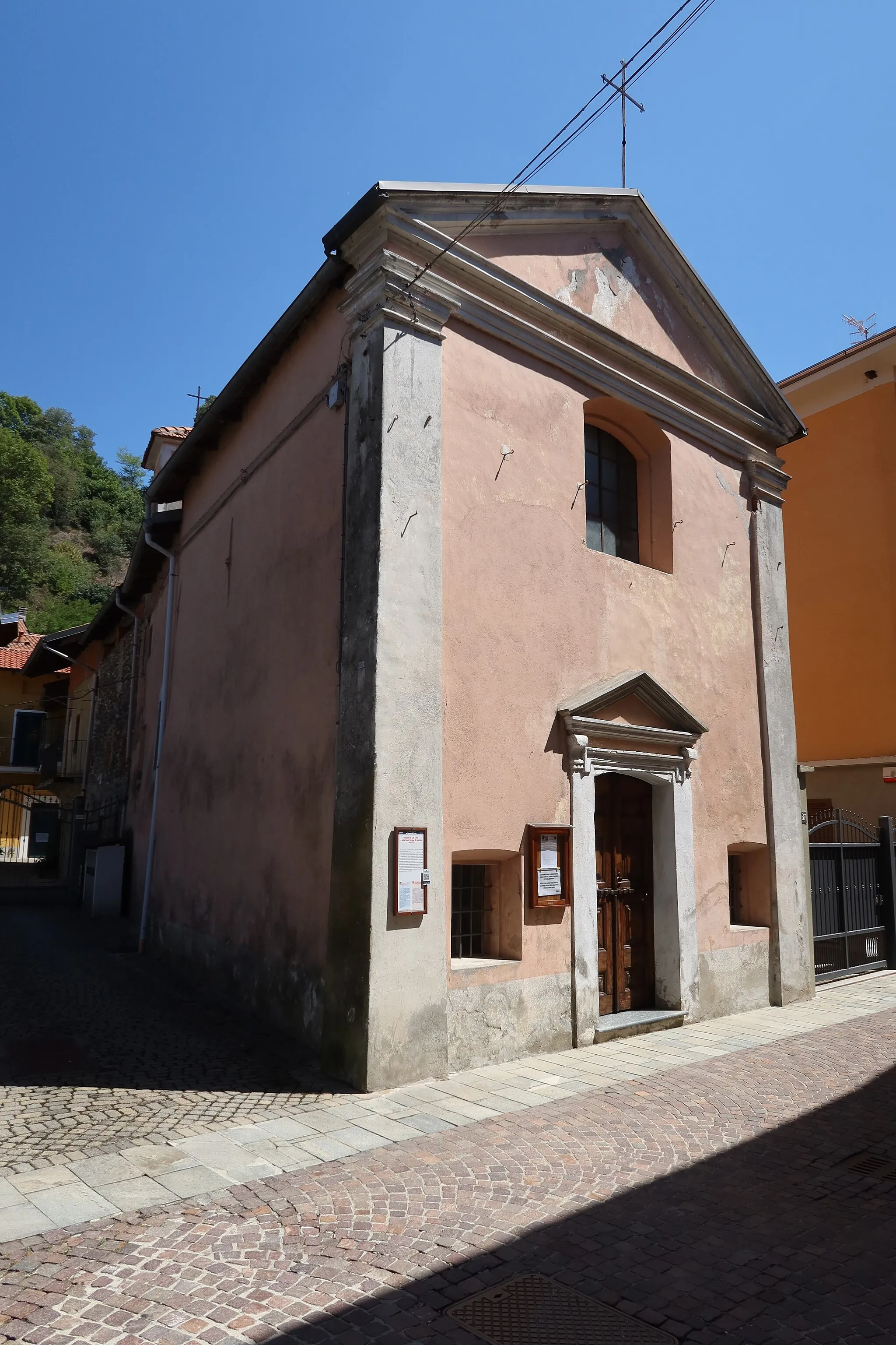 Photo showing: Prato Sesia Chiesa di San Carlo e Beata Vergine di Lourdes