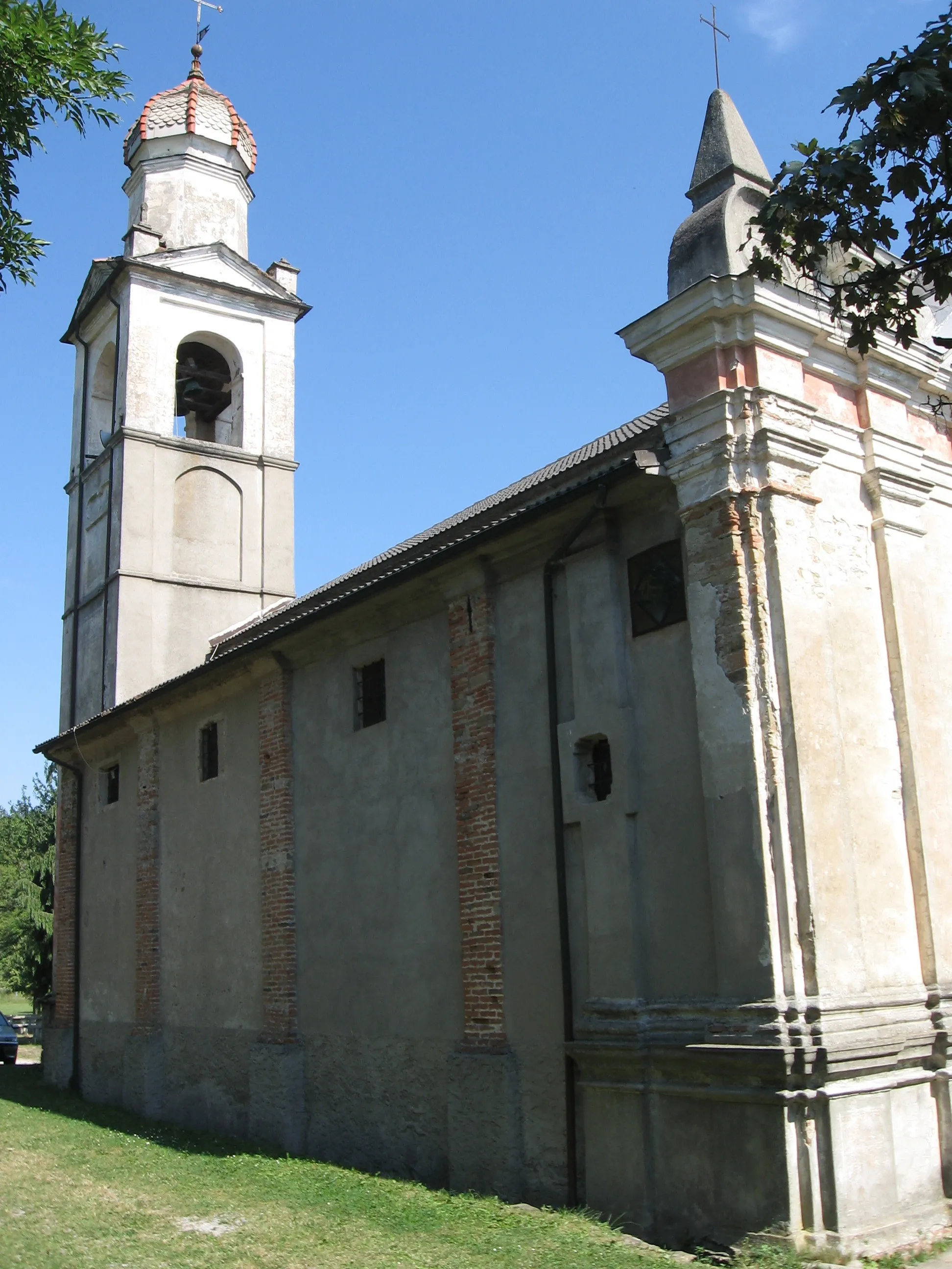 Photo showing: Gottasecca. Il Santuario della Madonna Assunta. Sec. XVII. Scorcio.