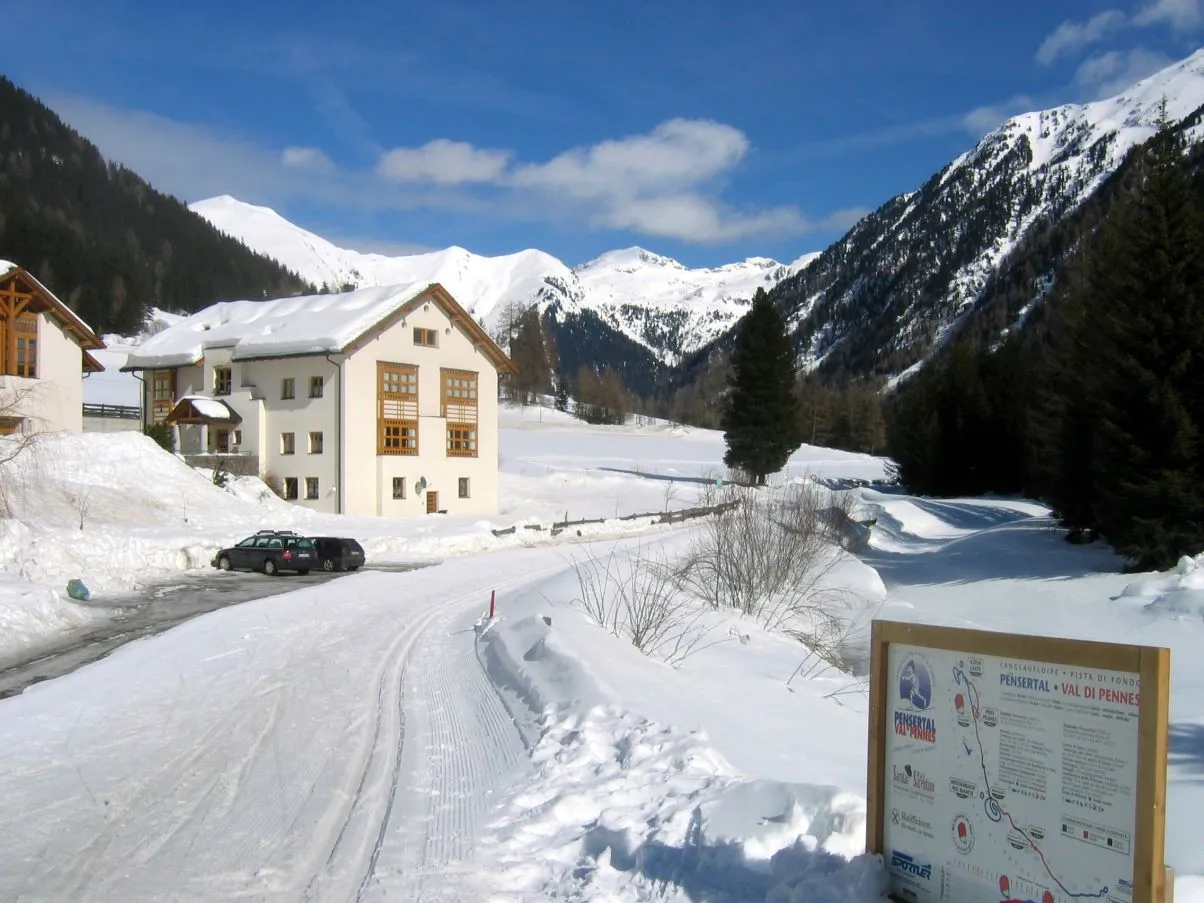 Photo showing: Village Pens in Valley Sarntal: cross-country ski runin Valley of Pen (Sarntaler Alps)