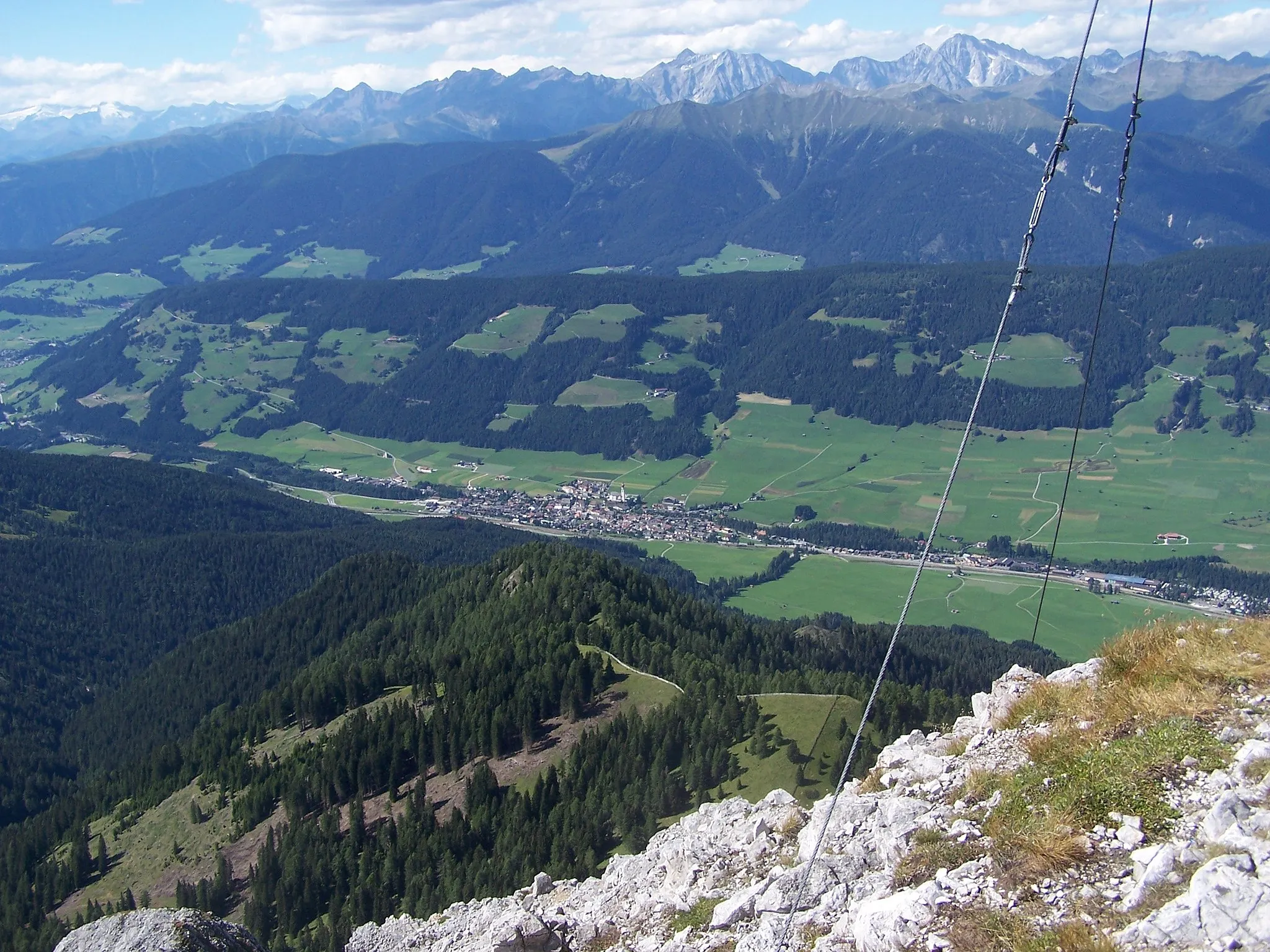 Photo showing: view of Niederdorf (Dolomites) as seen from Sarlkofel mountain