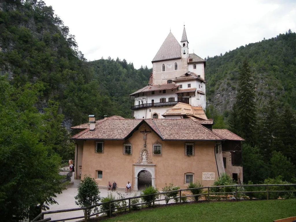 Photo showing: Sanctuary of San Romedio. Sanzeno
