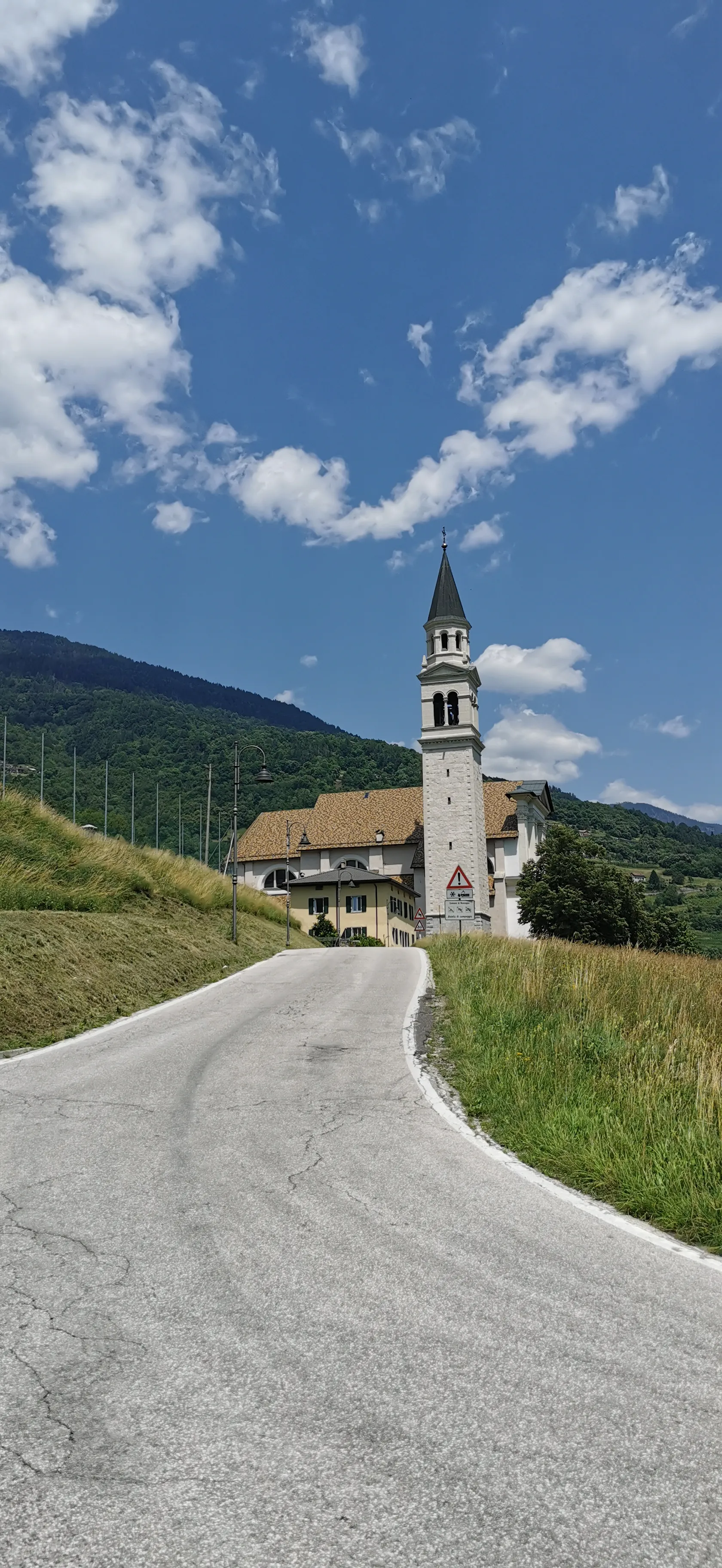 Photo showing: chiesa catt. Santi Pietro e Paolo