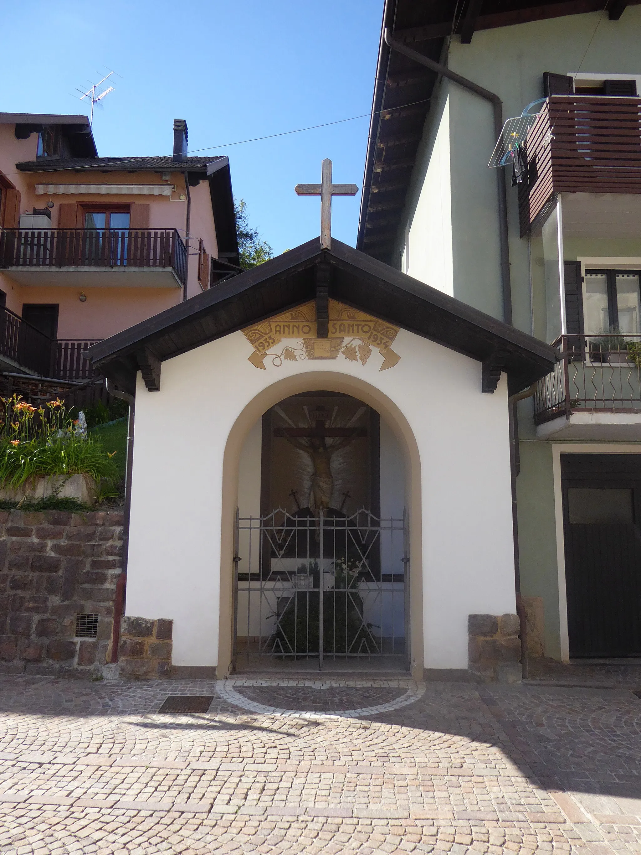 Photo showing: Migazzone (Altopiano della Vigolana, Trentino, Italy) - Crucifix chapel