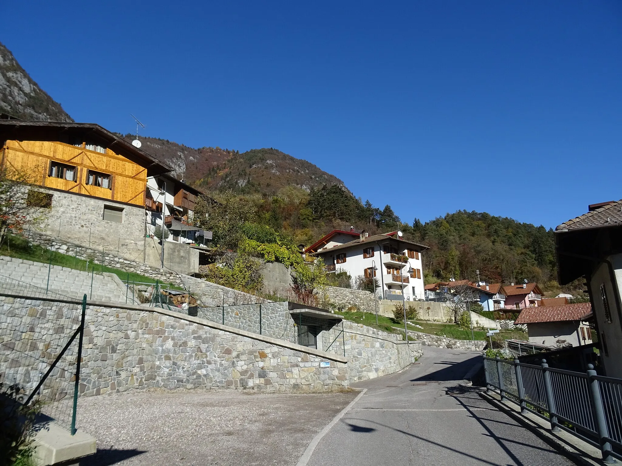 Photo showing: Tozzaga (Caldes, Trentino, Italy) - Glimpse