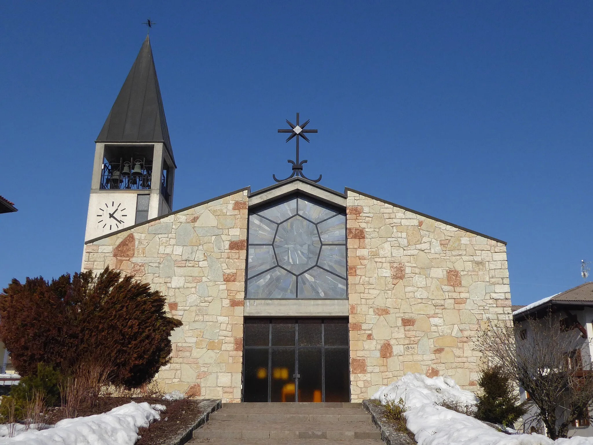 Photo showing: Pavillo (Ville d'Anaunia, Trentino, Italy), new Saint Paul church