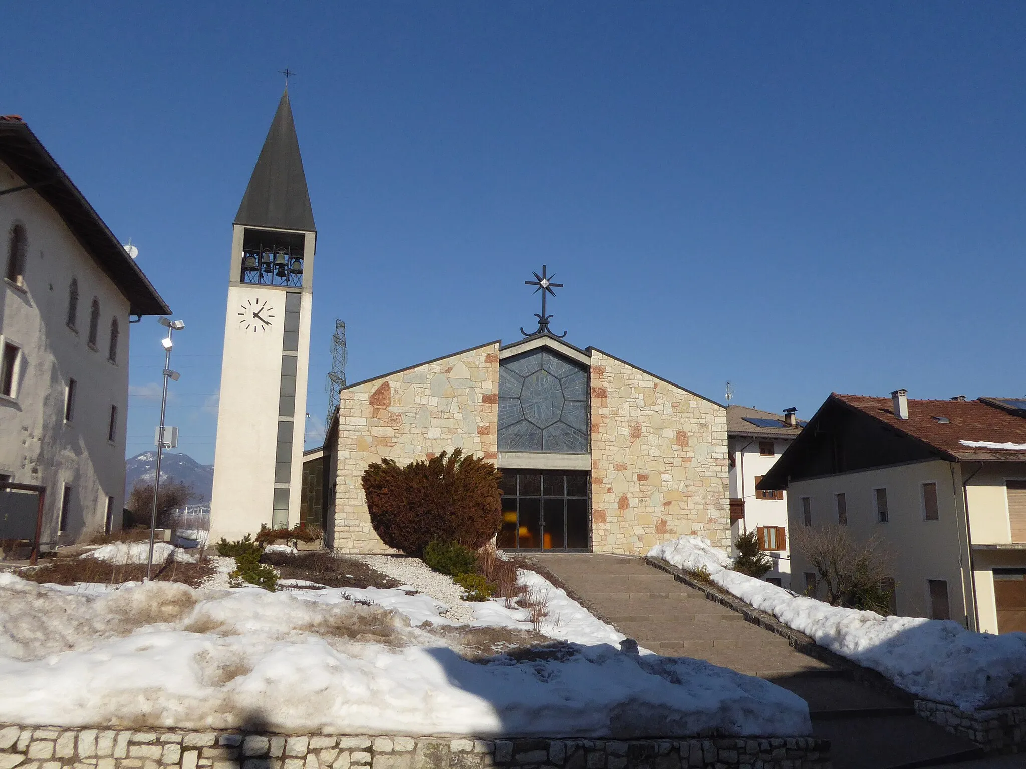 Photo showing: Pavillo (Ville d'Anaunia, Trentino, Italy), new Saint Paul church