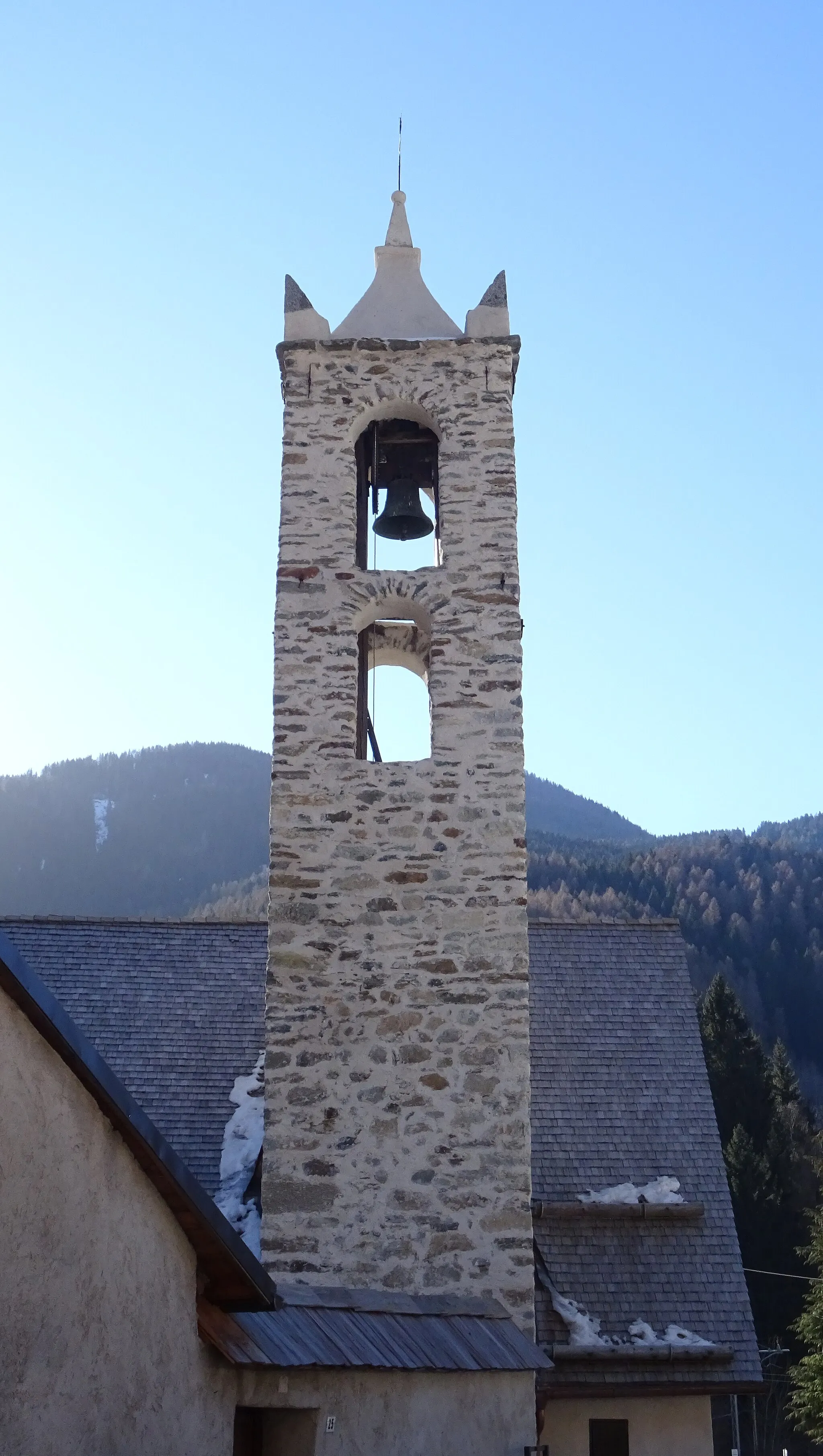 Photo showing: Mastellina (Commezzadura, Trentino, Italy), Saint Anthony the Great church - Belltower
