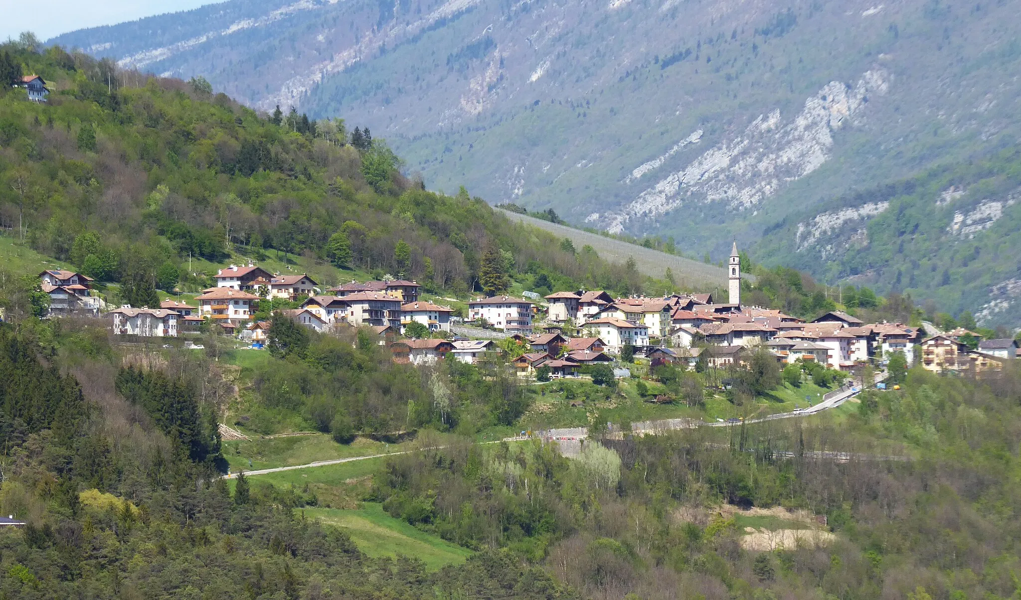 Photo showing: Villa Banale (Stenico) as seen from Cares (Comano Terme, Trentino, Italy)