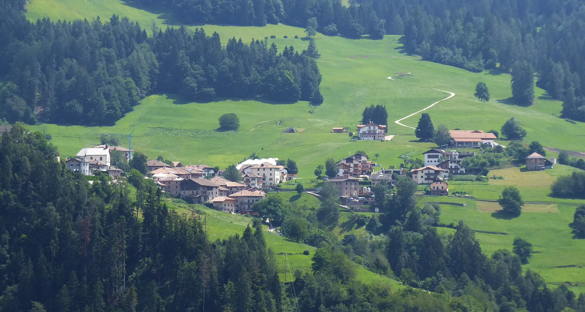 Photo showing: Tregiovo (Novella) as seen from Corte Inferiore (Rumo), Trentino, Italy