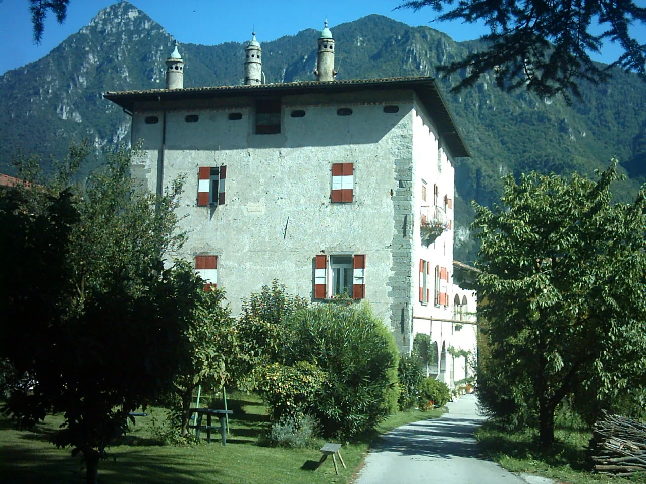Photo showing: conti Lodron: palazzo Bavaria a Lodrone