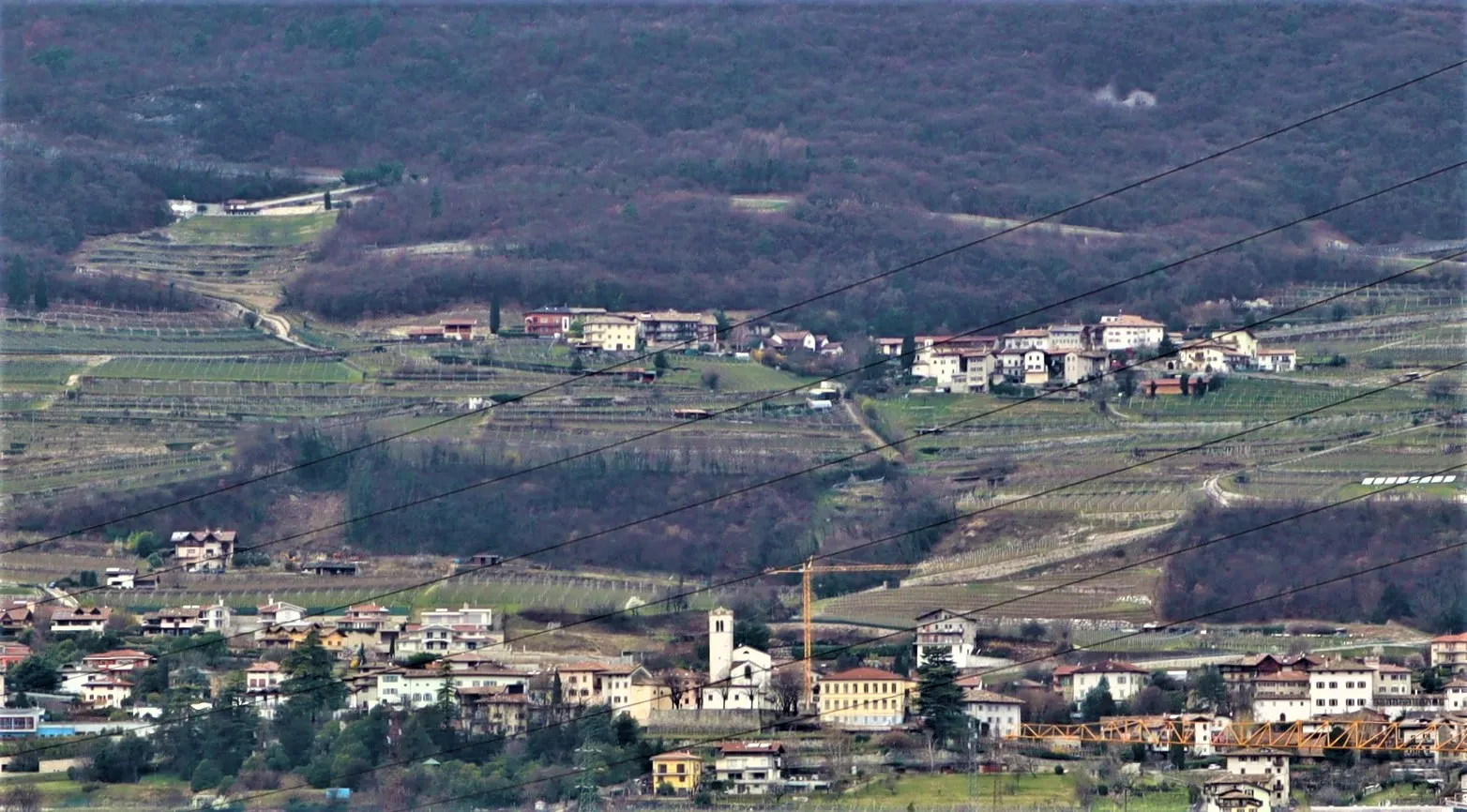 Photo showing: Panorama di Isera visto da Rovereto