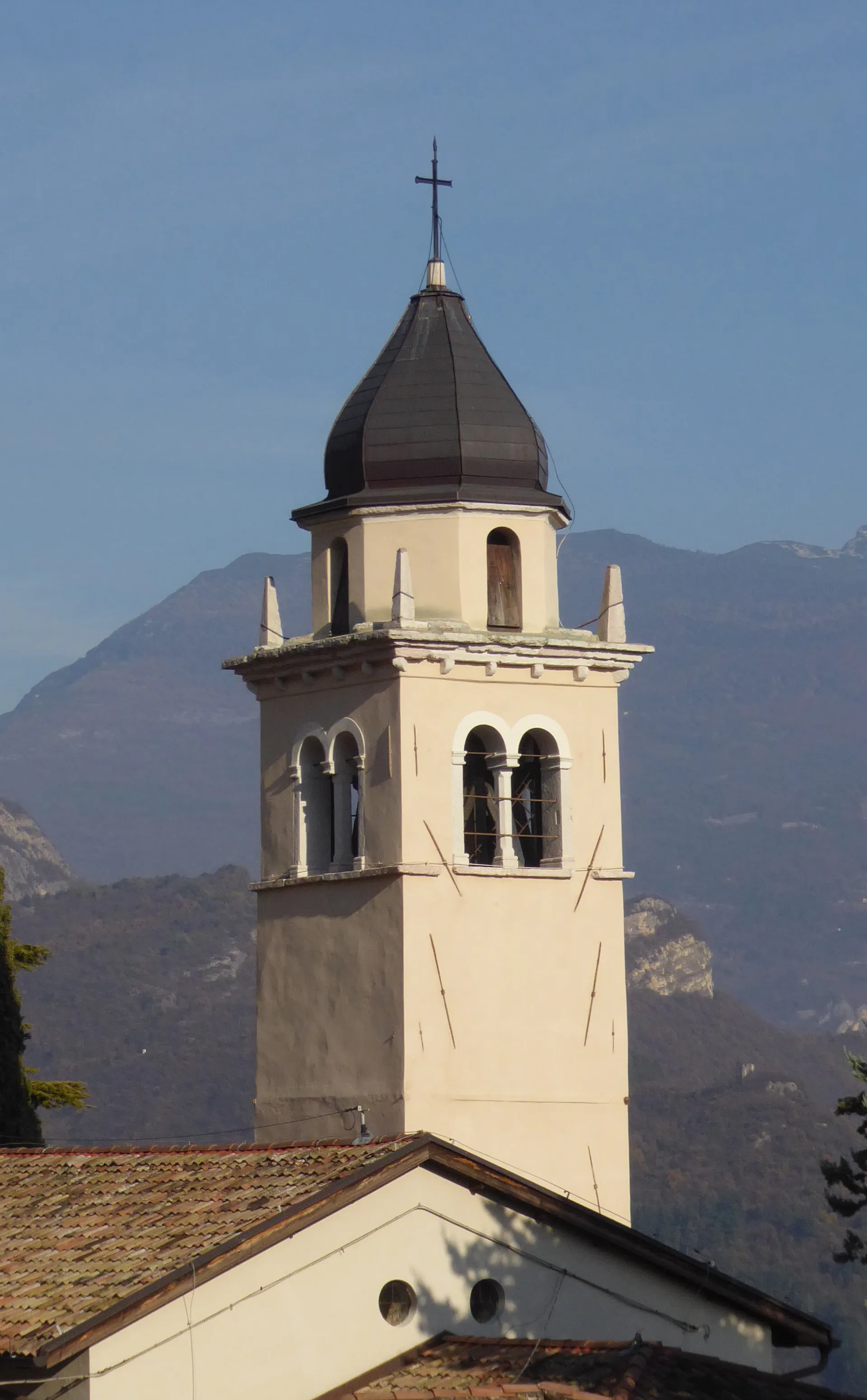 Photo showing: Pedersano (Villa Lagarina, Trentino, Italy), Saint Lazarus church - Belltower