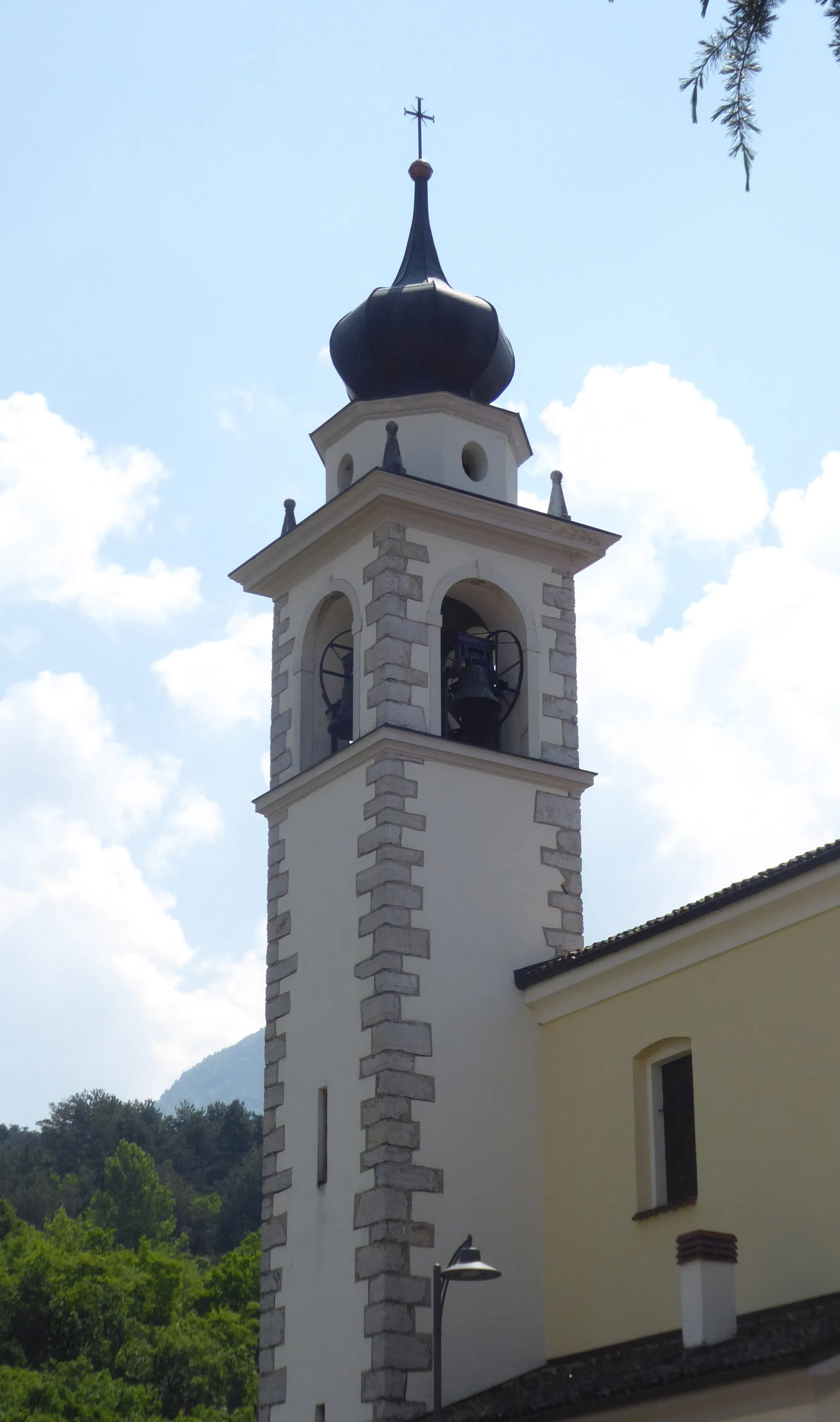 Photo showing: Moscheri (Trambileno, Trentino, Italy), Saint Maurus church - Belltower