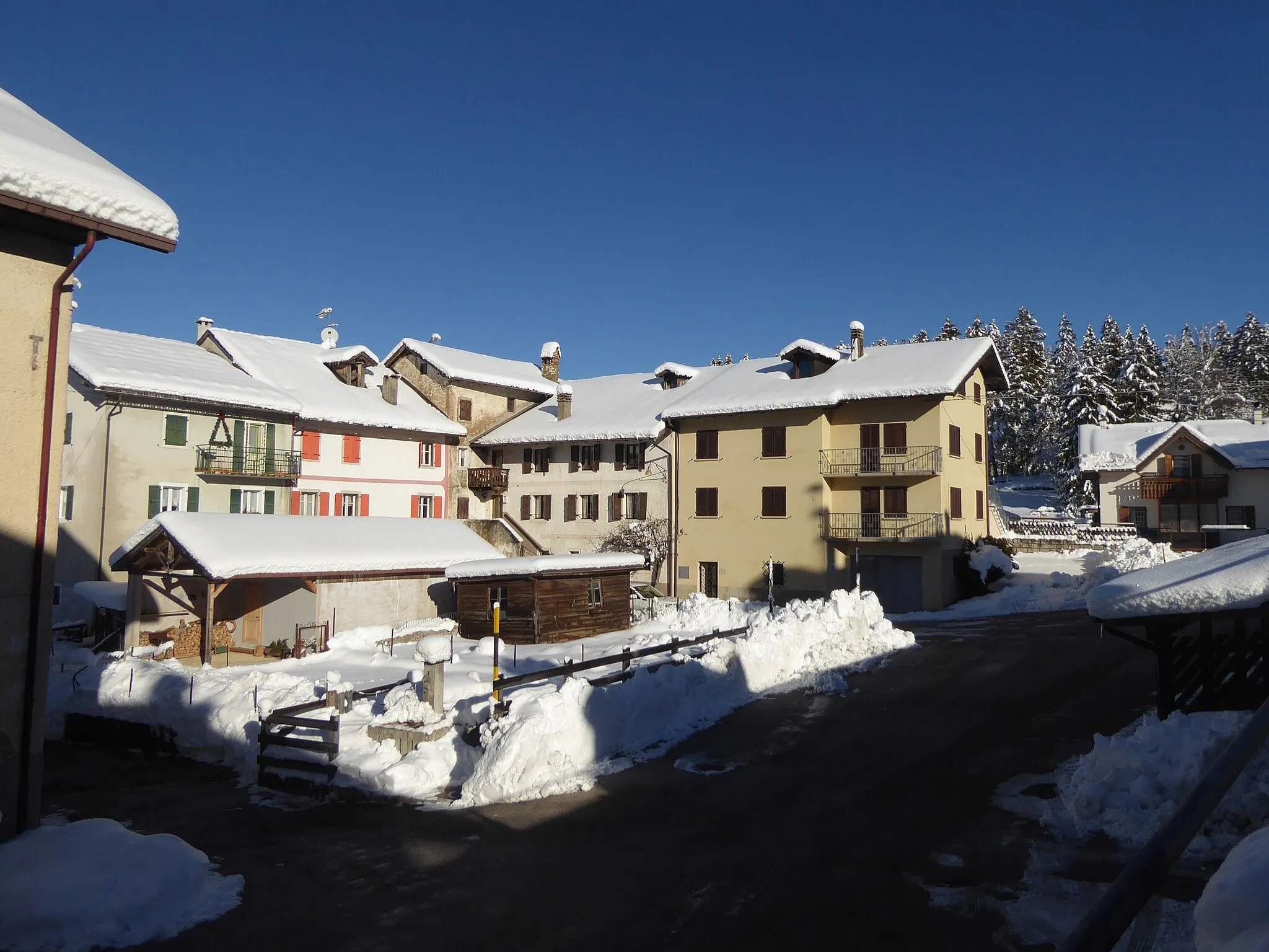 Photo showing: Virti (Folgaria, Trentino, Italy) - Glimpse