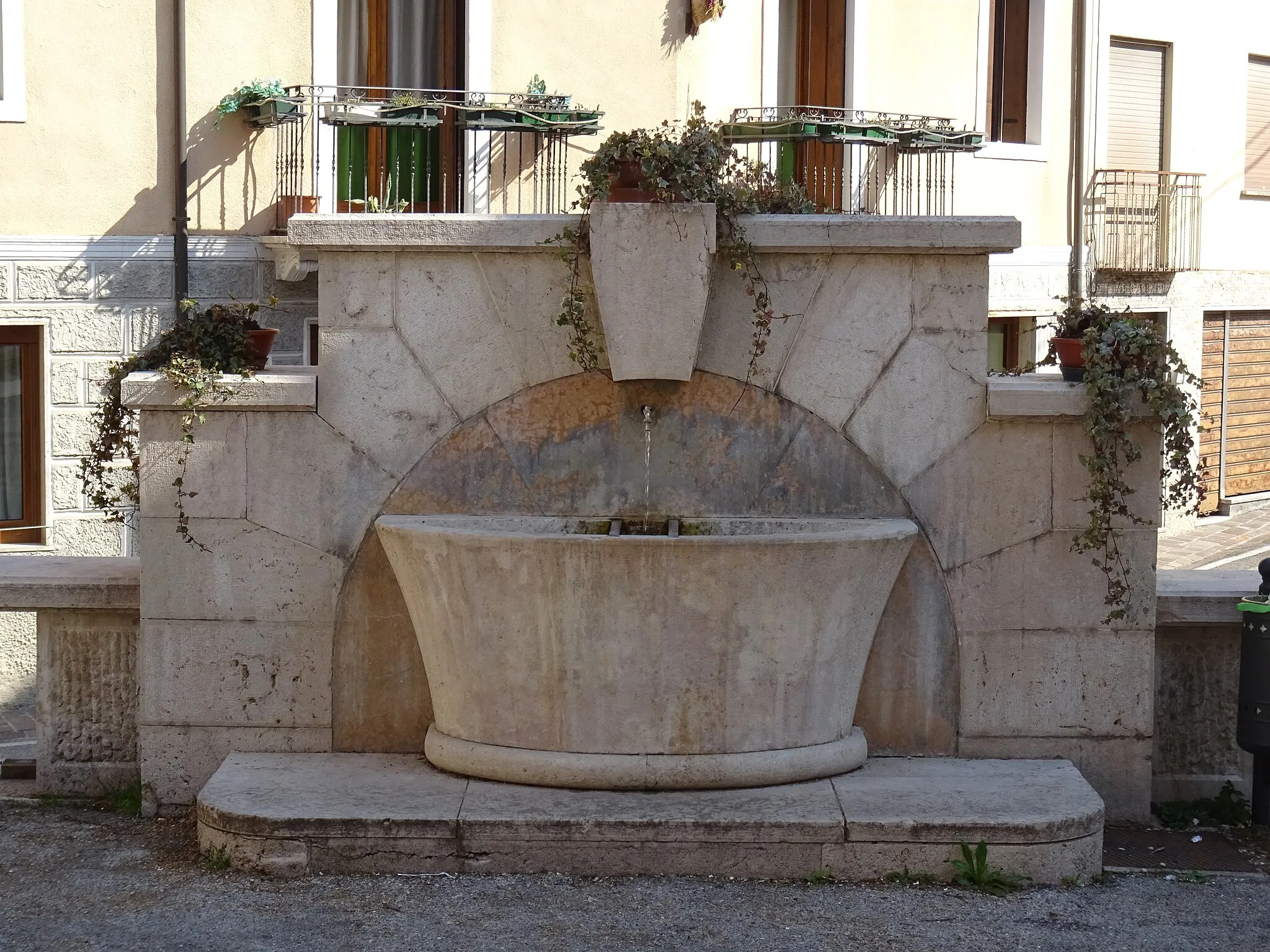 Photo showing: San Pietro (Valdastico, Veneto, Italy) - Fountain of the Anguane